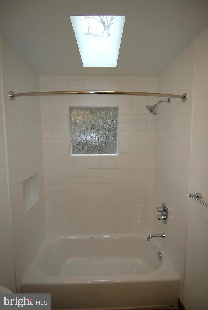 GLEN ECHO HEIGHTS - Residential Lease