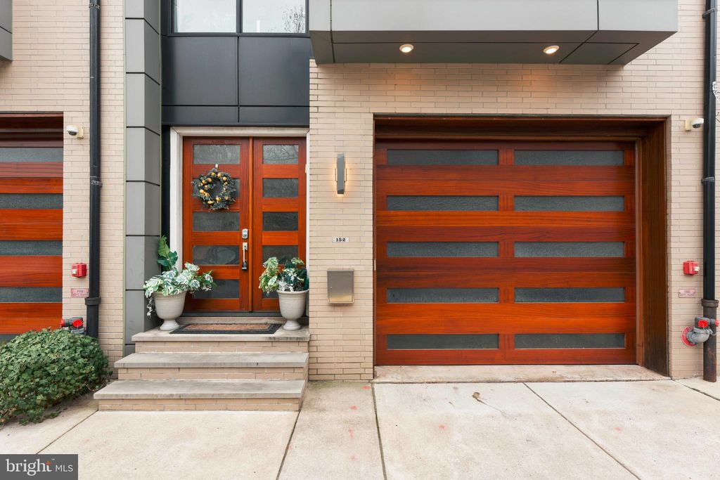 Photo of 152 Vine Street, PHILADELPHIA, PA 19106 (MLS # PAPH2565662)