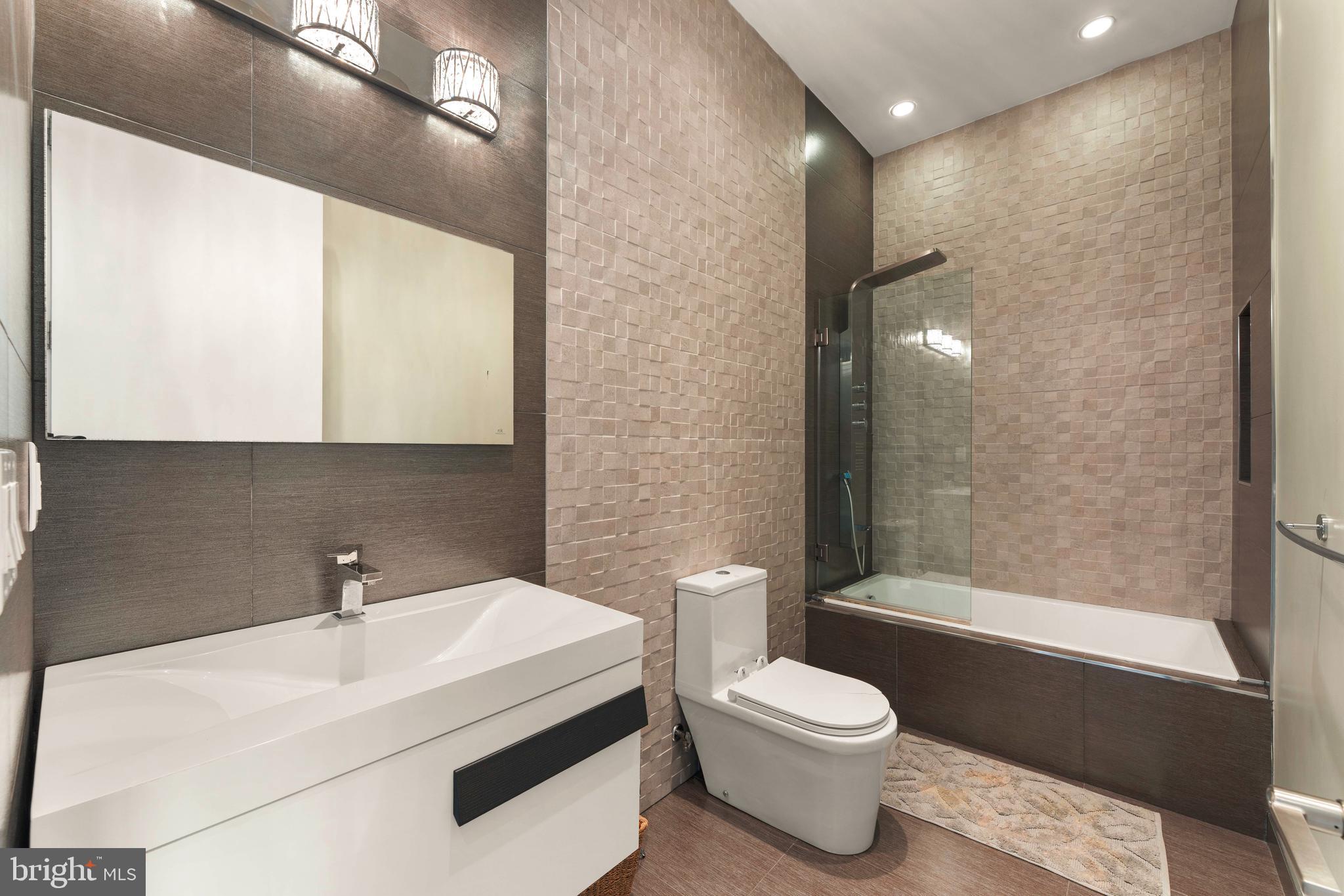 OLD CITY - Residential