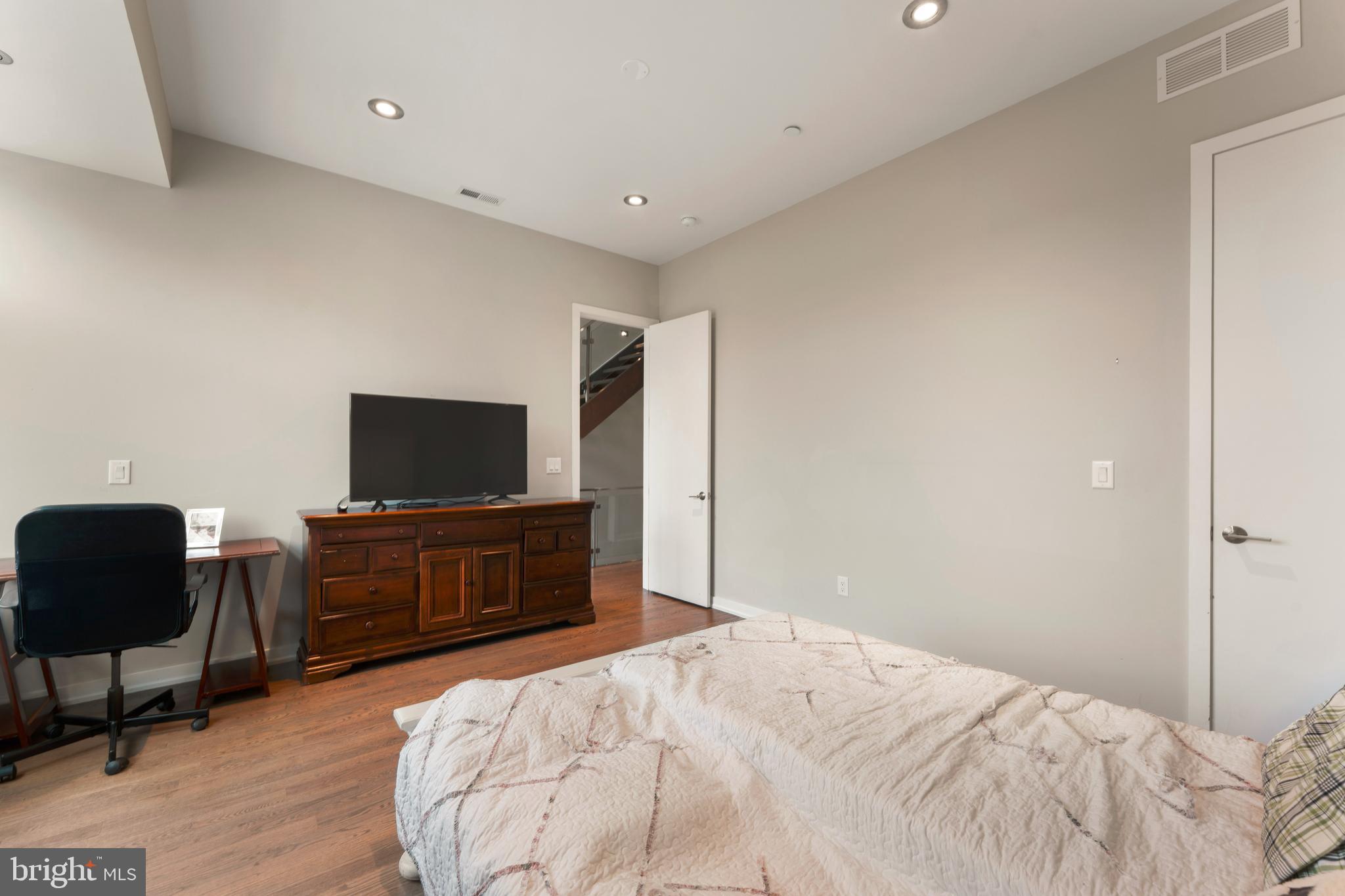 OLD CITY - Residential