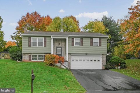 Photo of 975 DANIEL DR, STEVENS, PA 17578 (MLS # PALA2026334)