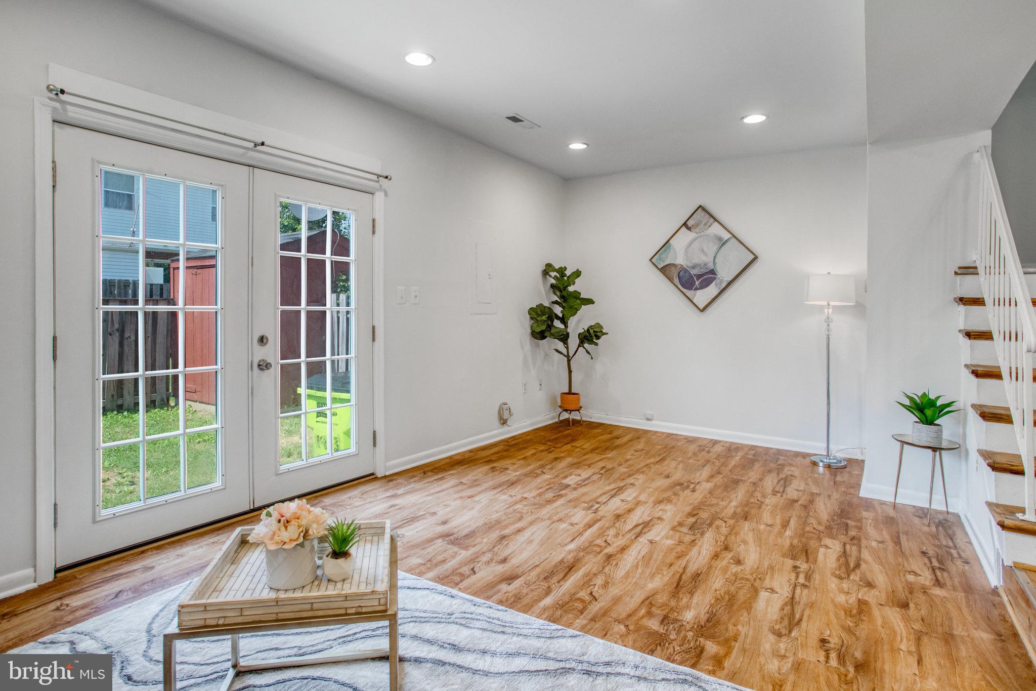 WILLIAMSTOWN - Residential