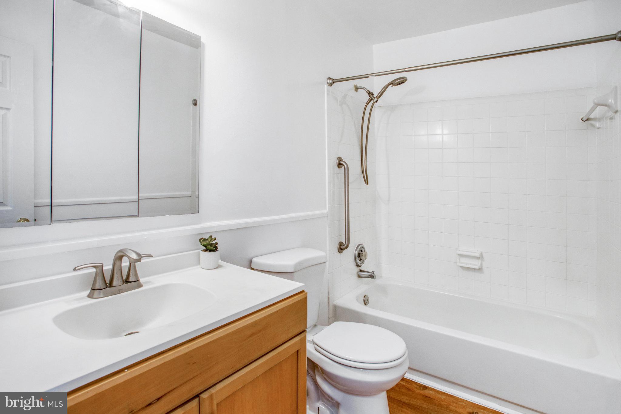 WILLIAMSTOWN - Residential