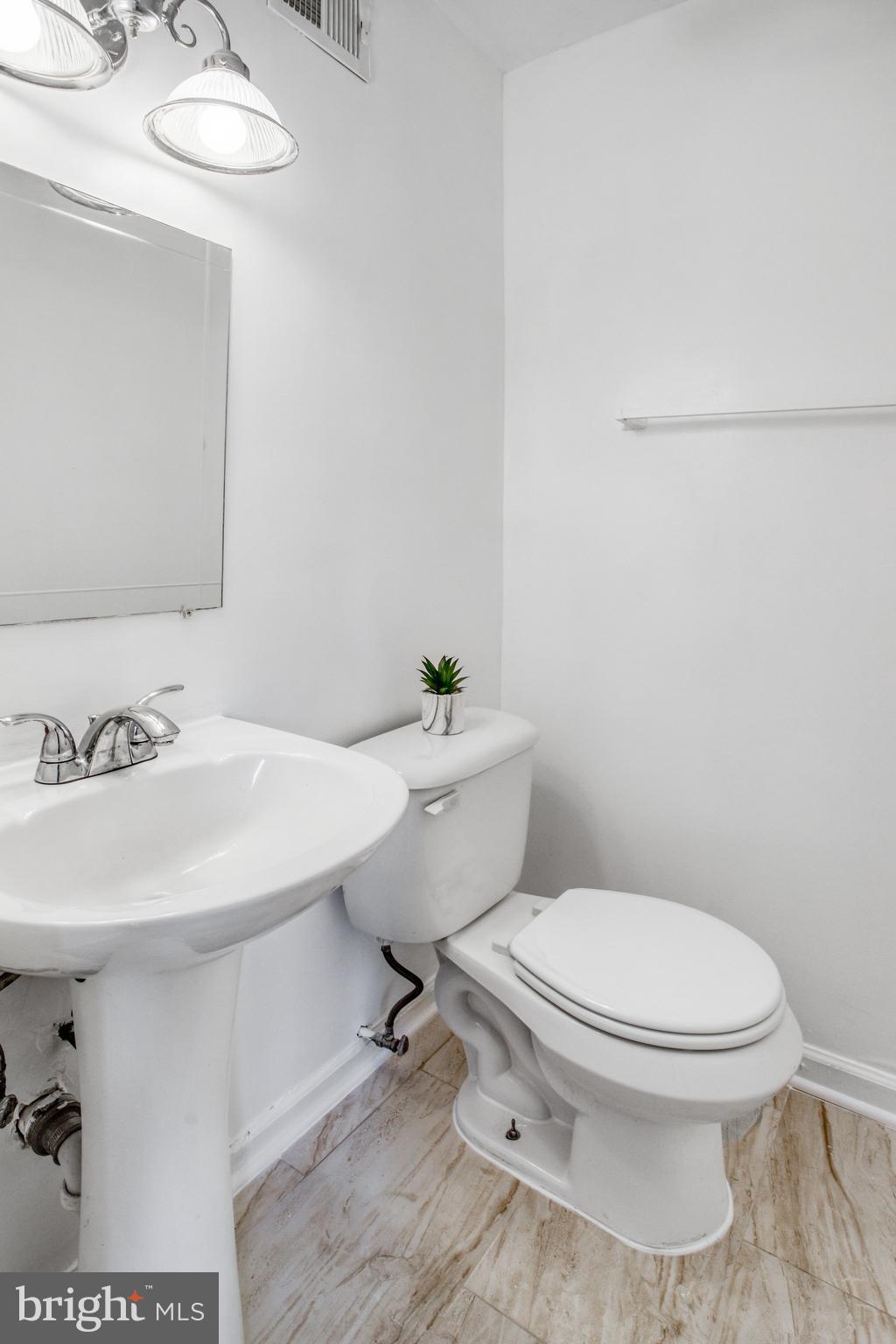 WILLIAMSTOWN - Residential