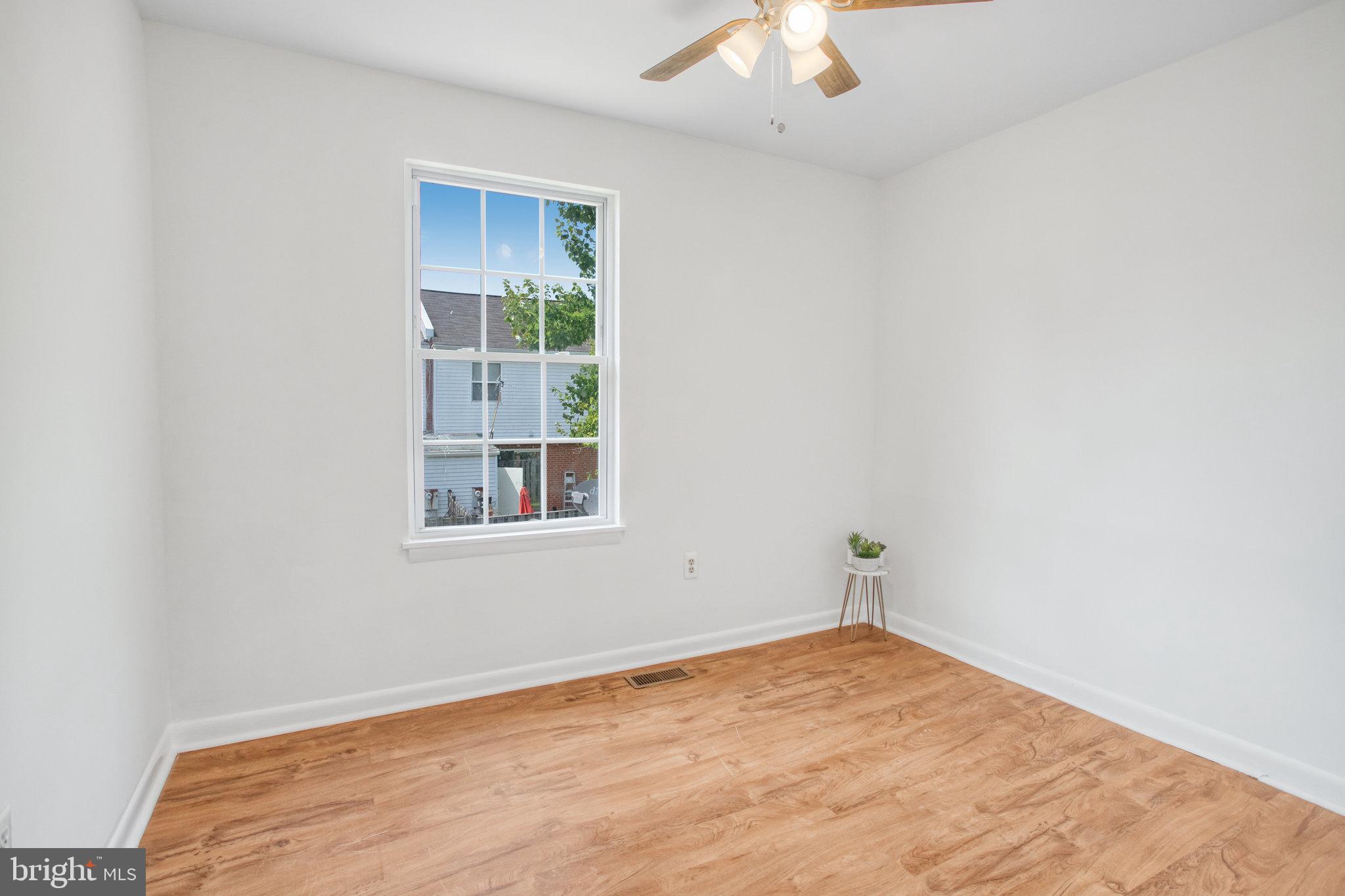 WILLIAMSTOWN - Residential