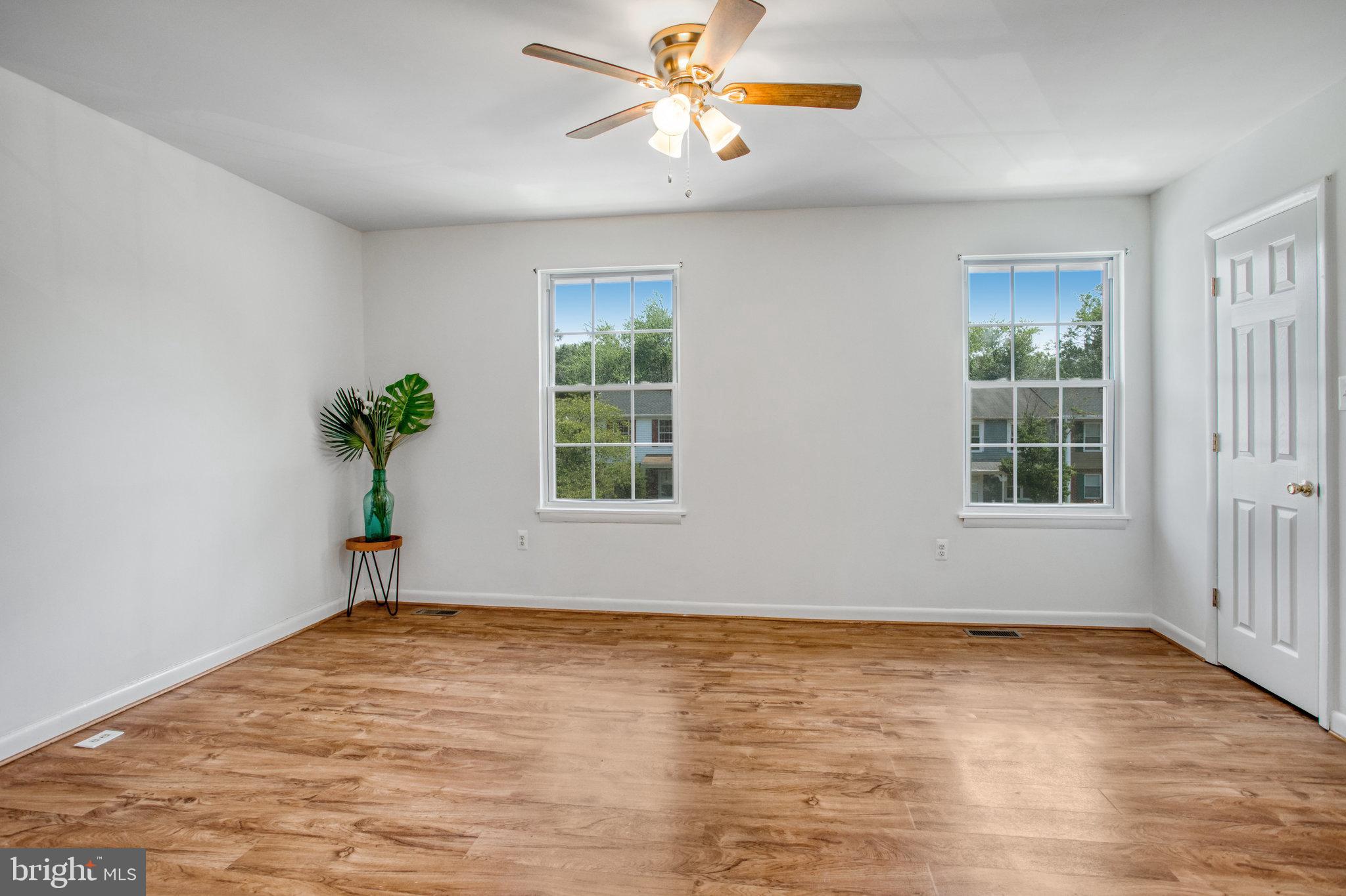 WILLIAMSTOWN - Residential