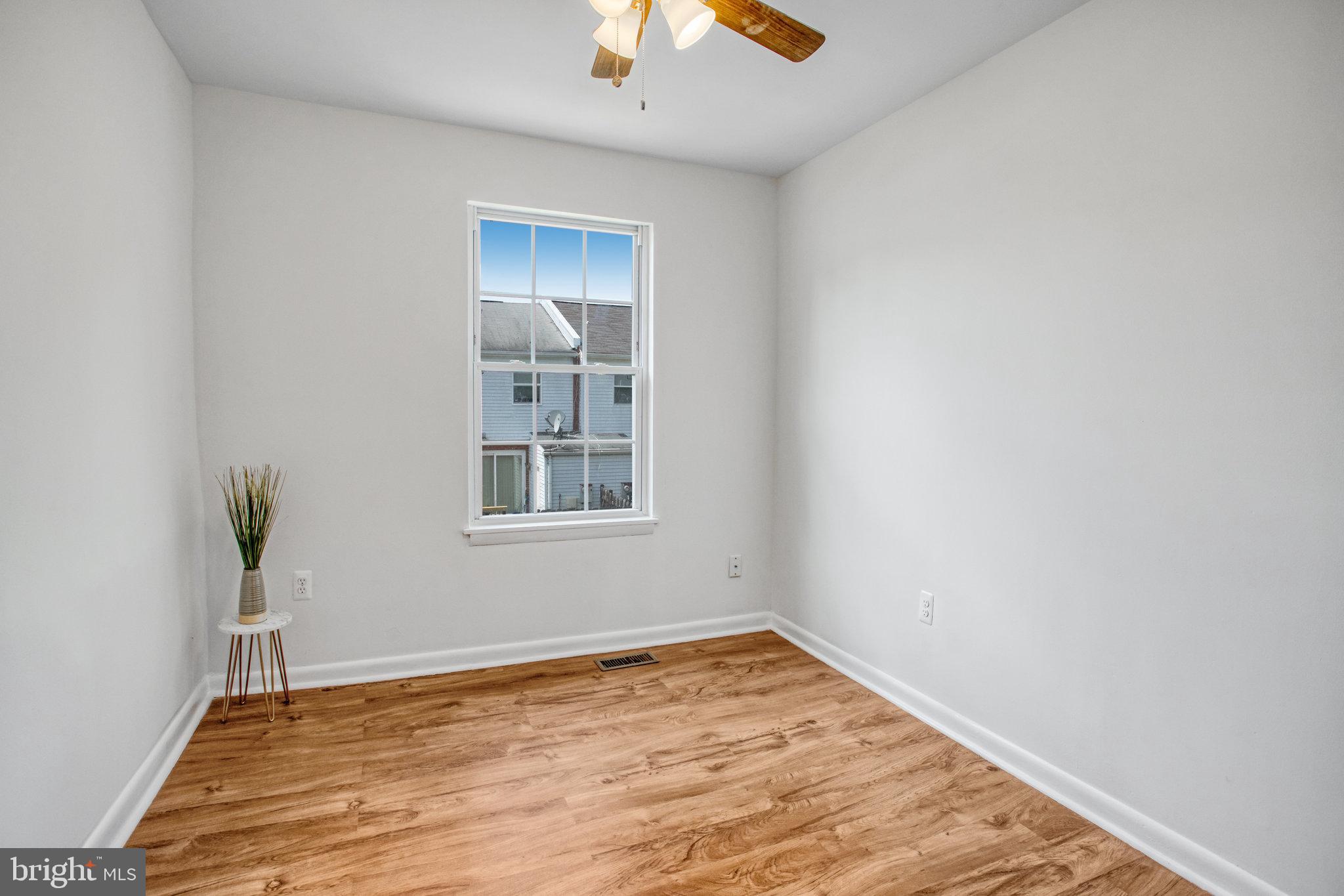 WILLIAMSTOWN - Residential