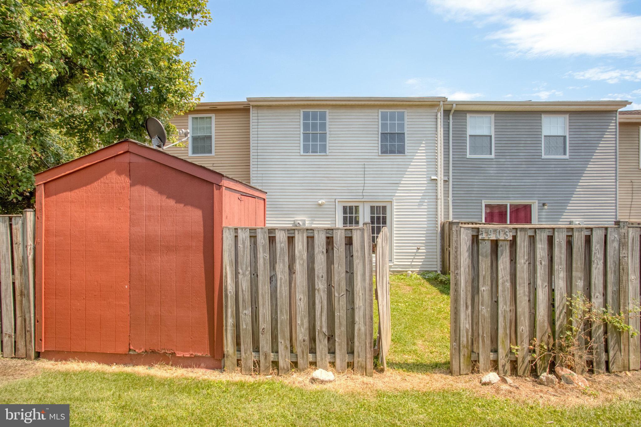 WILLIAMSTOWN - Residential