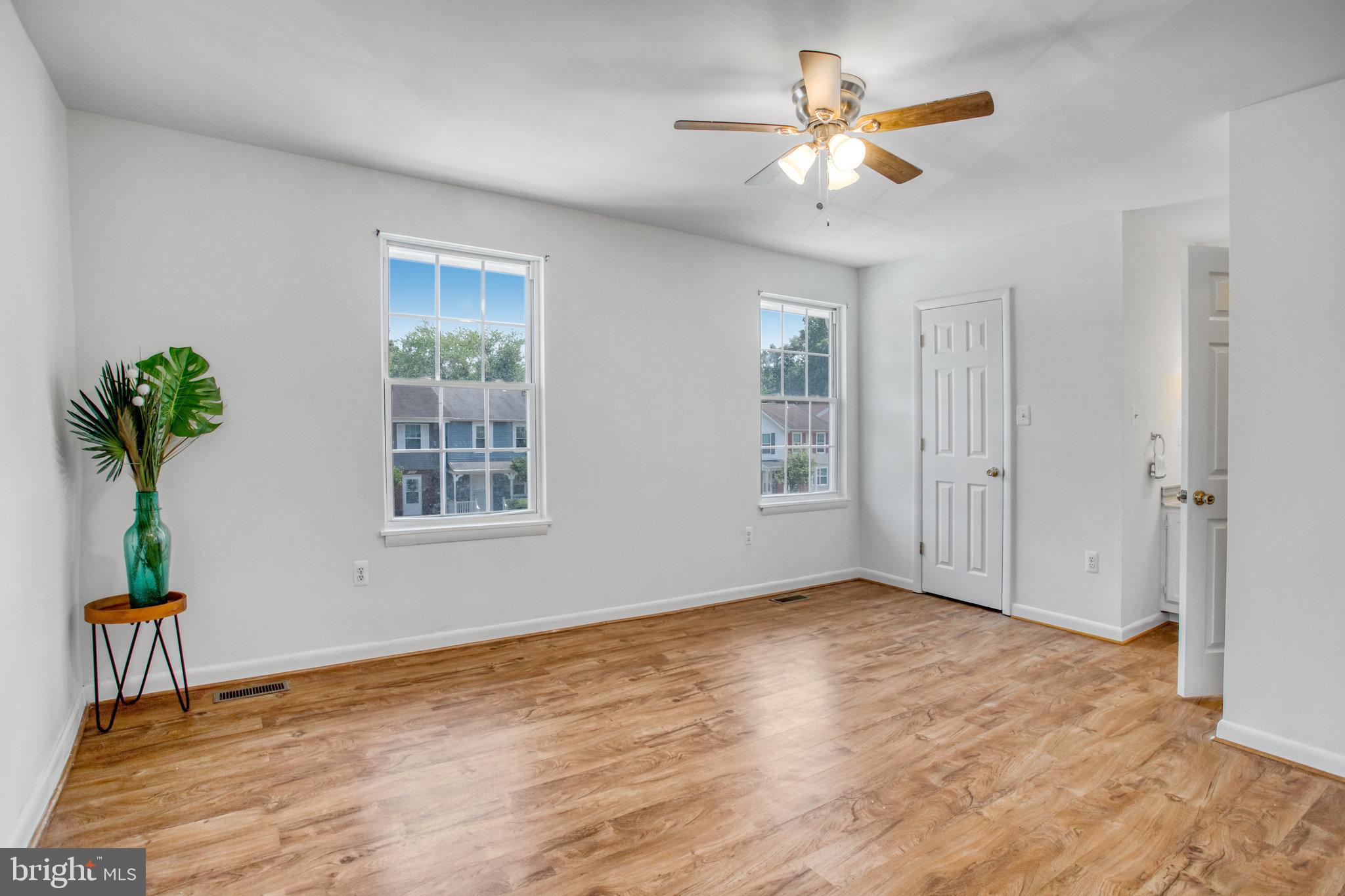 WILLIAMSTOWN - Residential