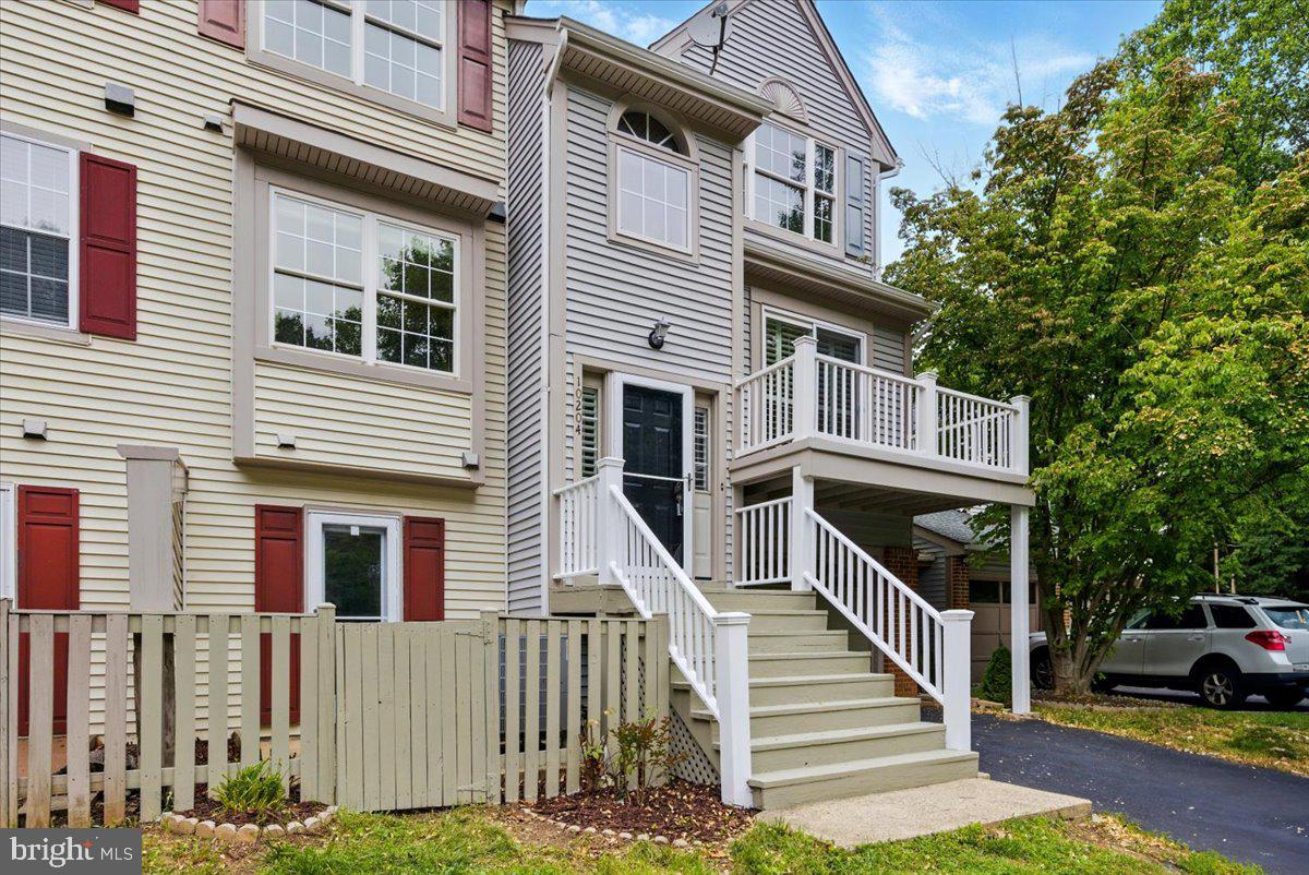 10204 FAIRE COMMONS COURT