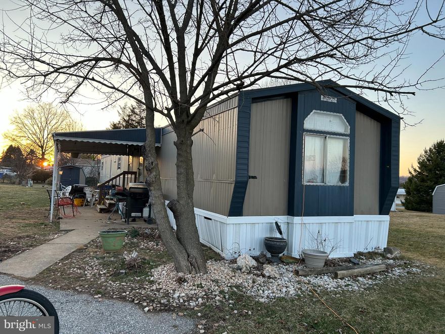 Investor Alert!!!  Property Sold AS IS  Seller will do no repairs
Furnance and Hot Water Heater are only 1 1/2 years old  This property needs alot of cosmetic repairs.  The bathroom hookups in the master bath are still there so you can easily put the vanities and tub back in as well as the wall.  The property needs all new kitchen cabinets, flooring, bathrooms and wall repairs.  This is a great investment project as it could resell for over $50,000.  
There are 2 dogs that will be crated and one is pregant  She could bite so please don't put your fingers in the crate.