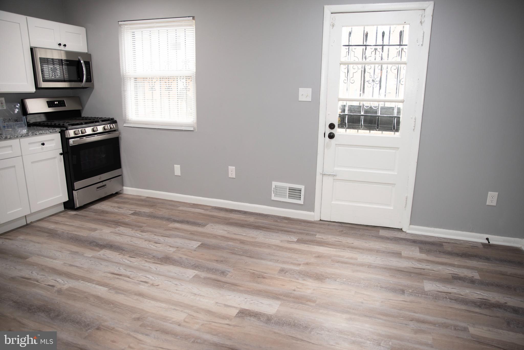 MONIKA COURTS CONDO - Residential