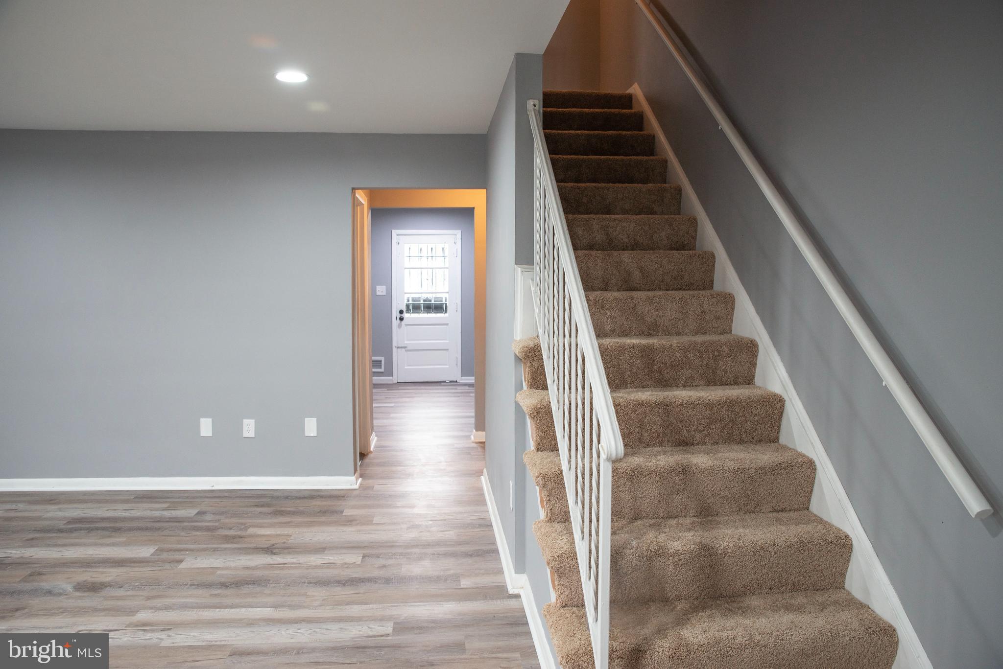 MONIKA COURTS CONDO - Residential