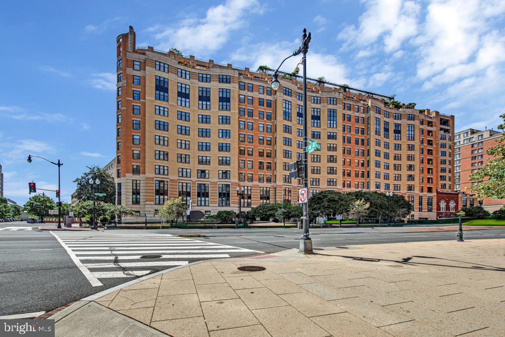 400 MASSACHUSETTS AVENUE NW 1322