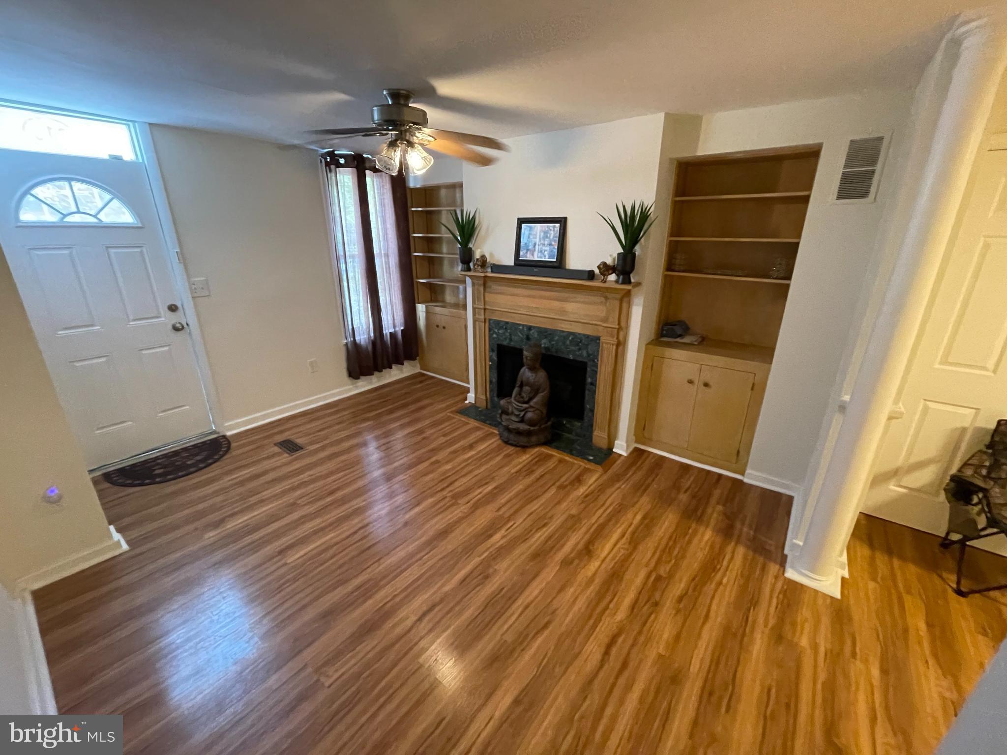 HOLLINS MARKET - Residential Lease