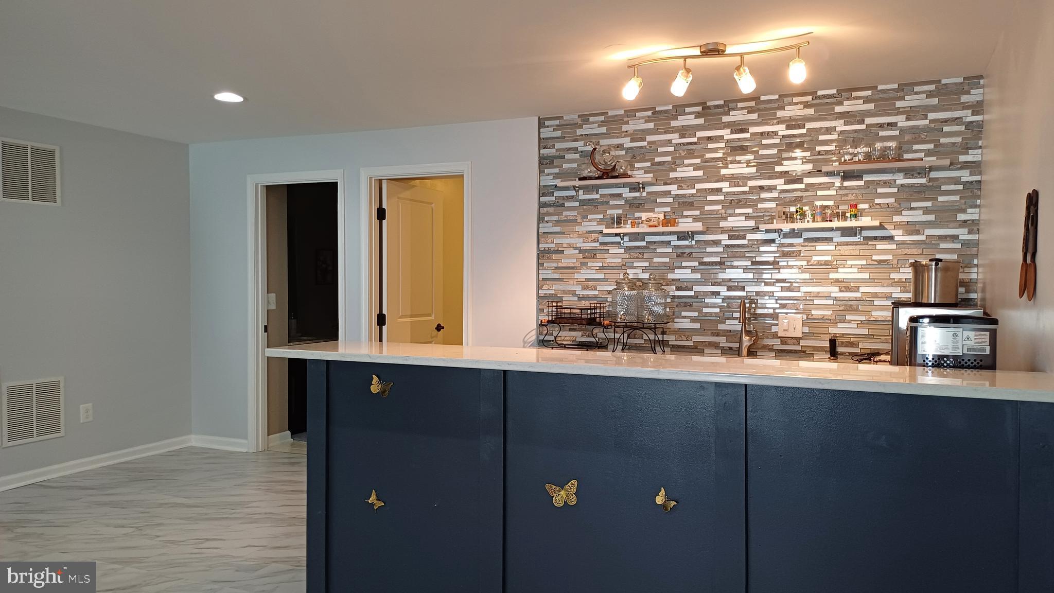 KIRKPATRICK WEST - Residential Lease