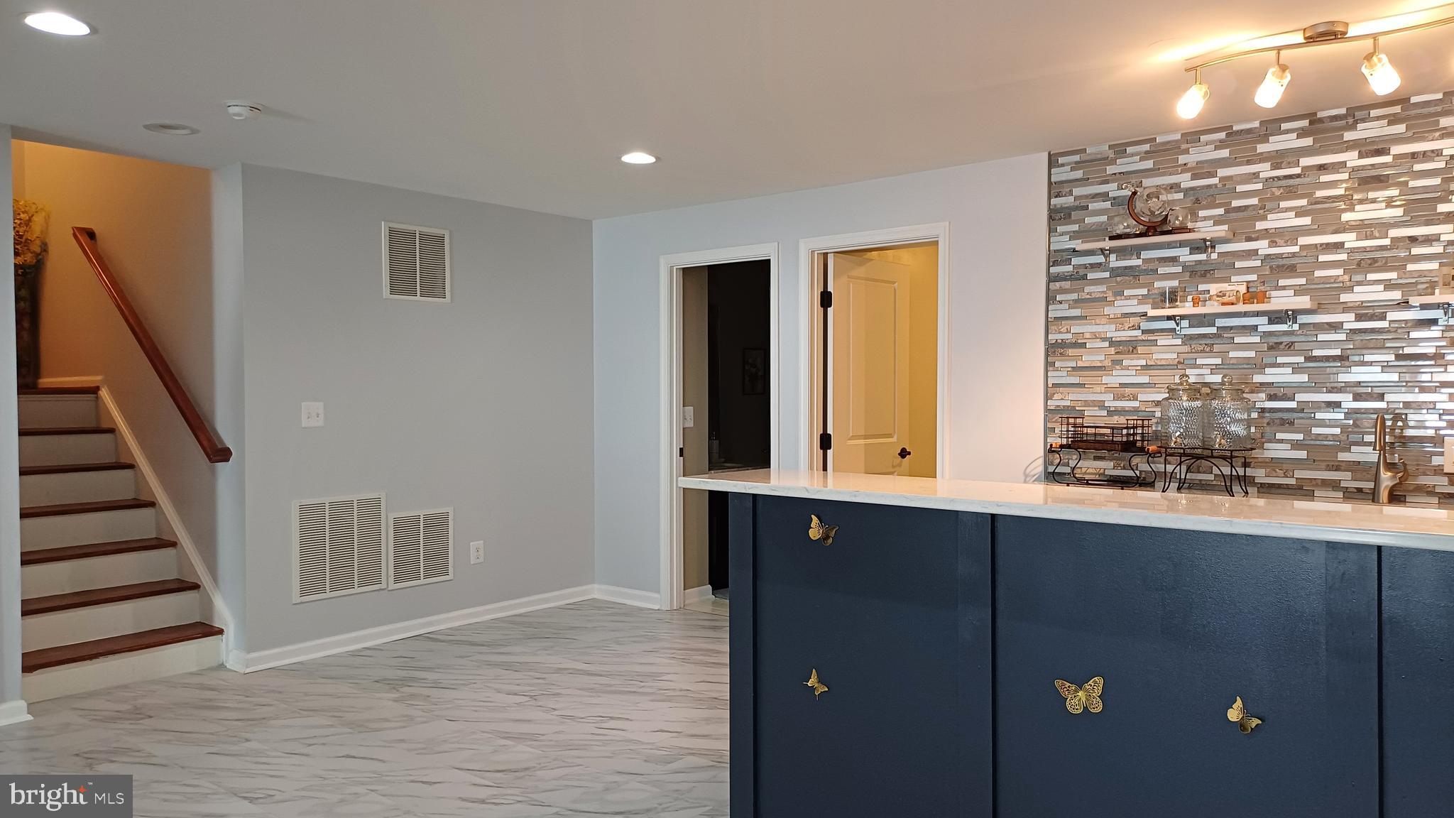 KIRKPATRICK WEST - Residential Lease