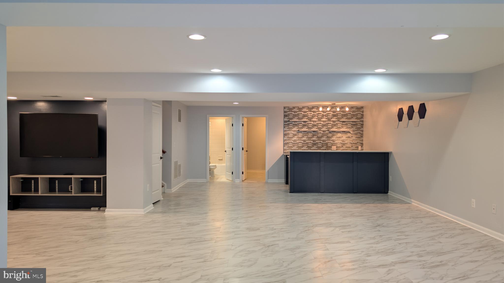 KIRKPATRICK WEST - Residential Lease