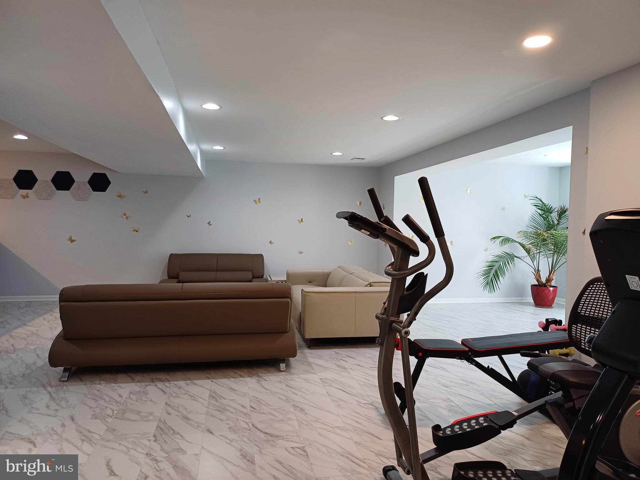 KIRKPATRICK WEST - Residential Lease