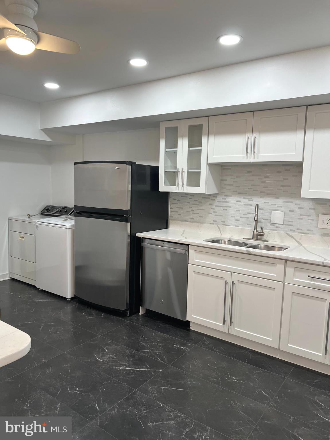 STEVENSON VILLAGE CONDO - Residential Lease