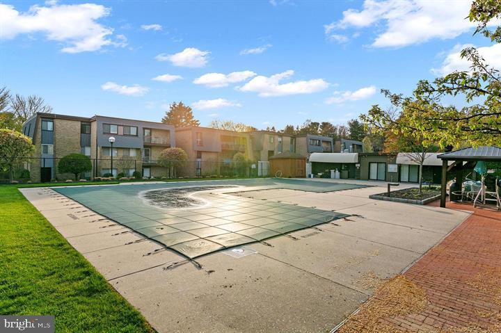 STEVENSON VILLAGE CONDO - Residential Lease