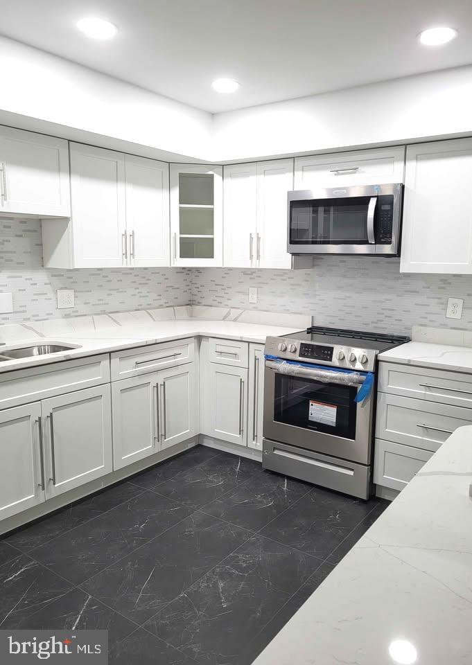 STEVENSON VILLAGE CONDO - Residential Lease