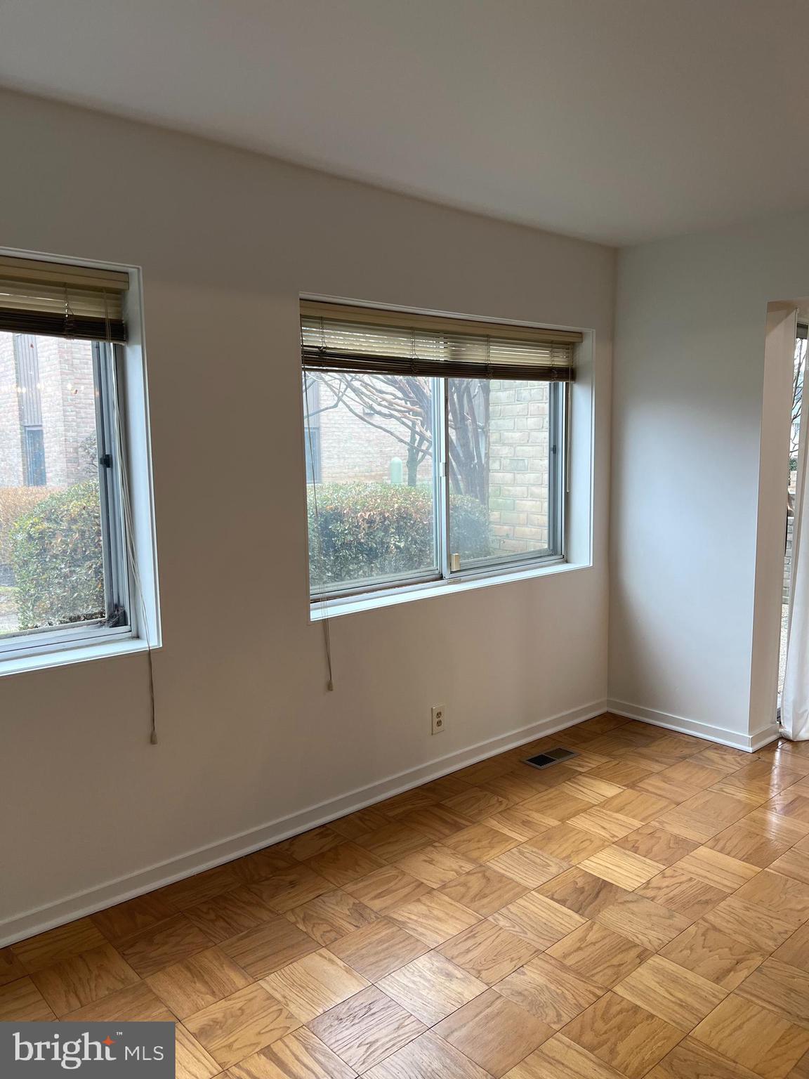 STEVENSON VILLAGE CONDO - Residential Lease