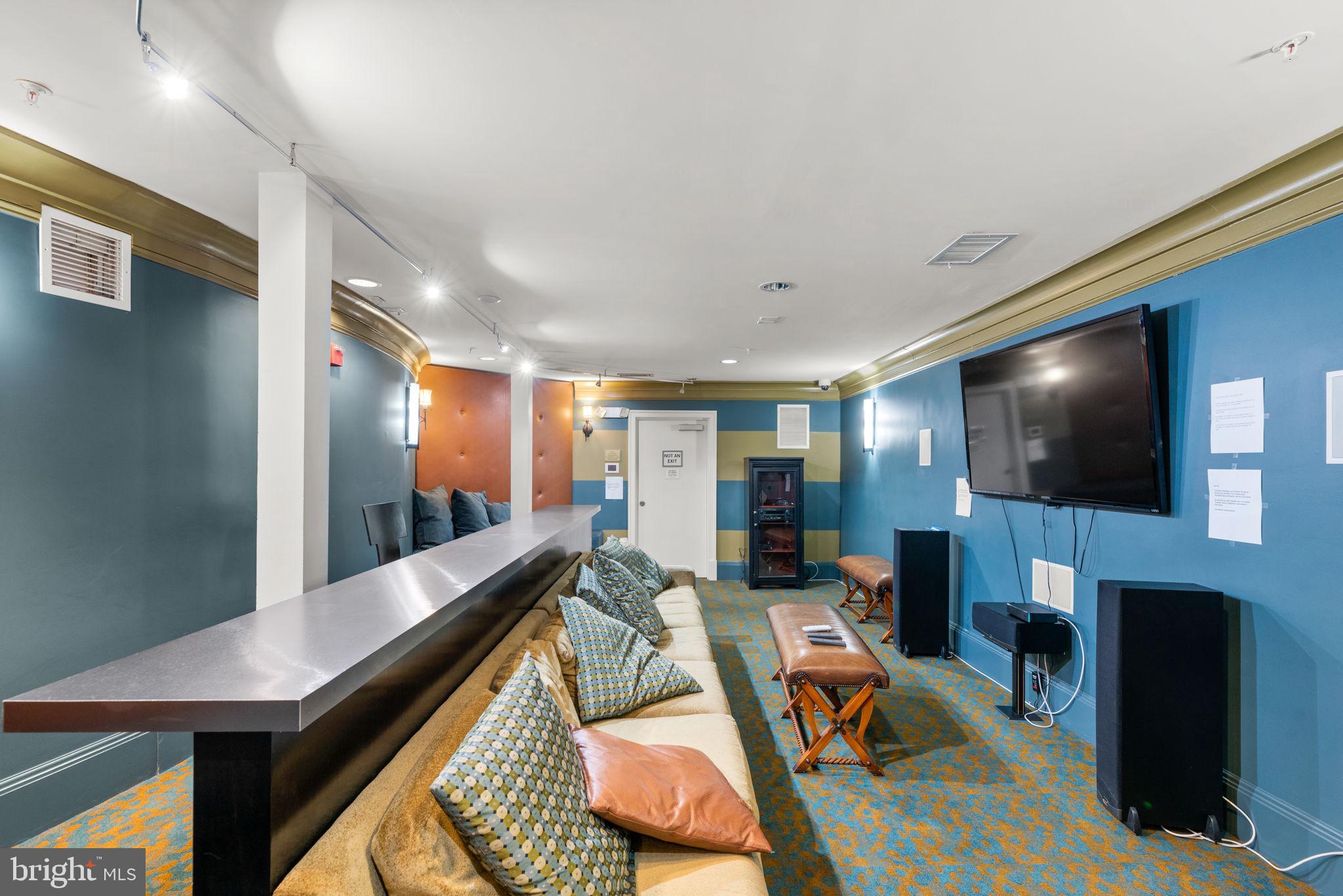 THE COLONNADE AT KENTLANDS - Residential Lease