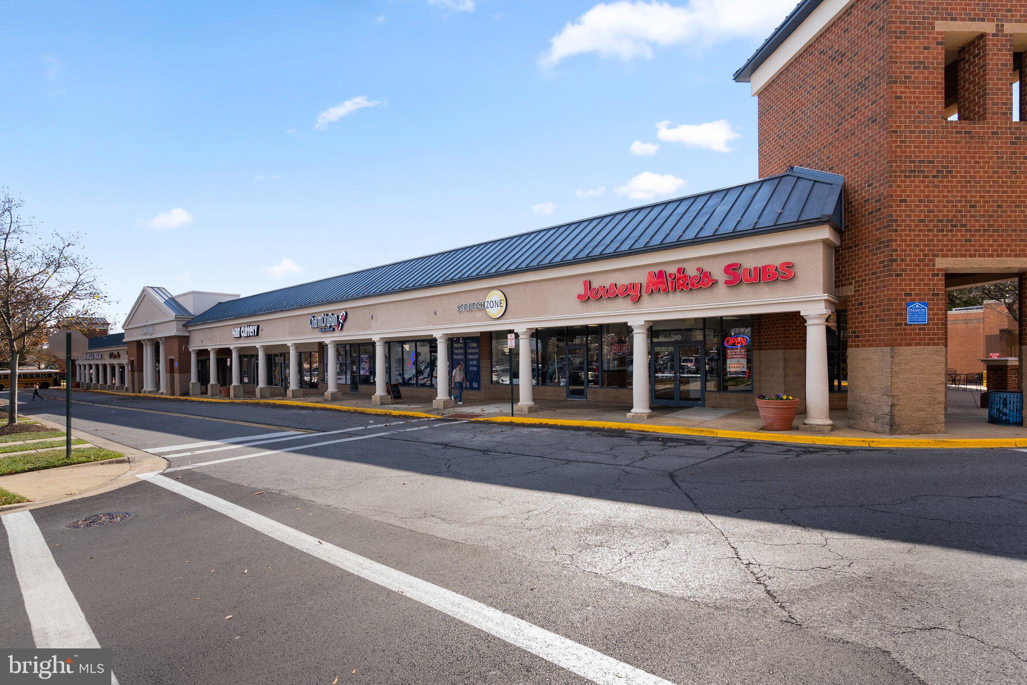 THE COLONNADE AT KENTLANDS - Residential Lease