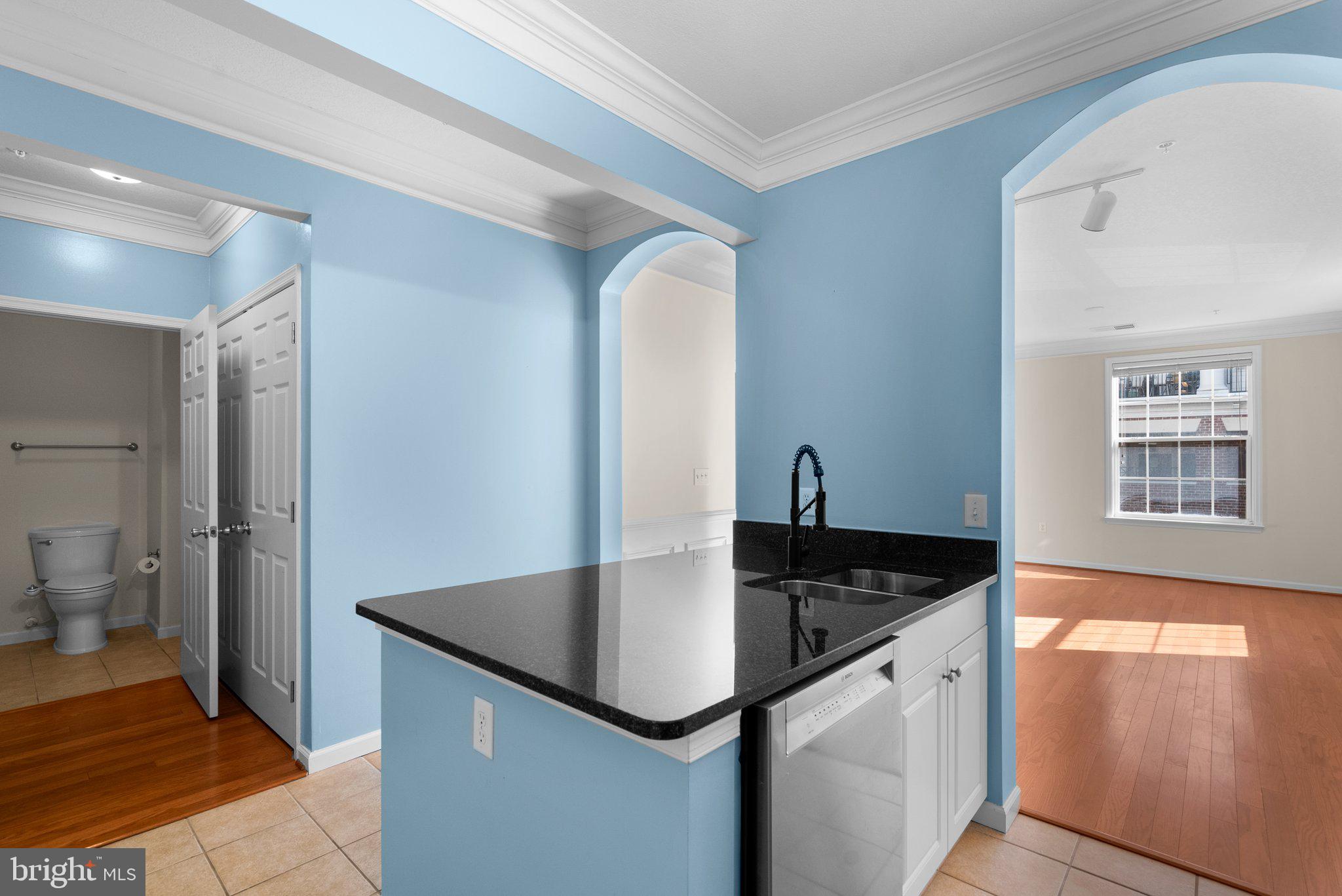 THE COLONNADE AT KENTLANDS - Residential Lease