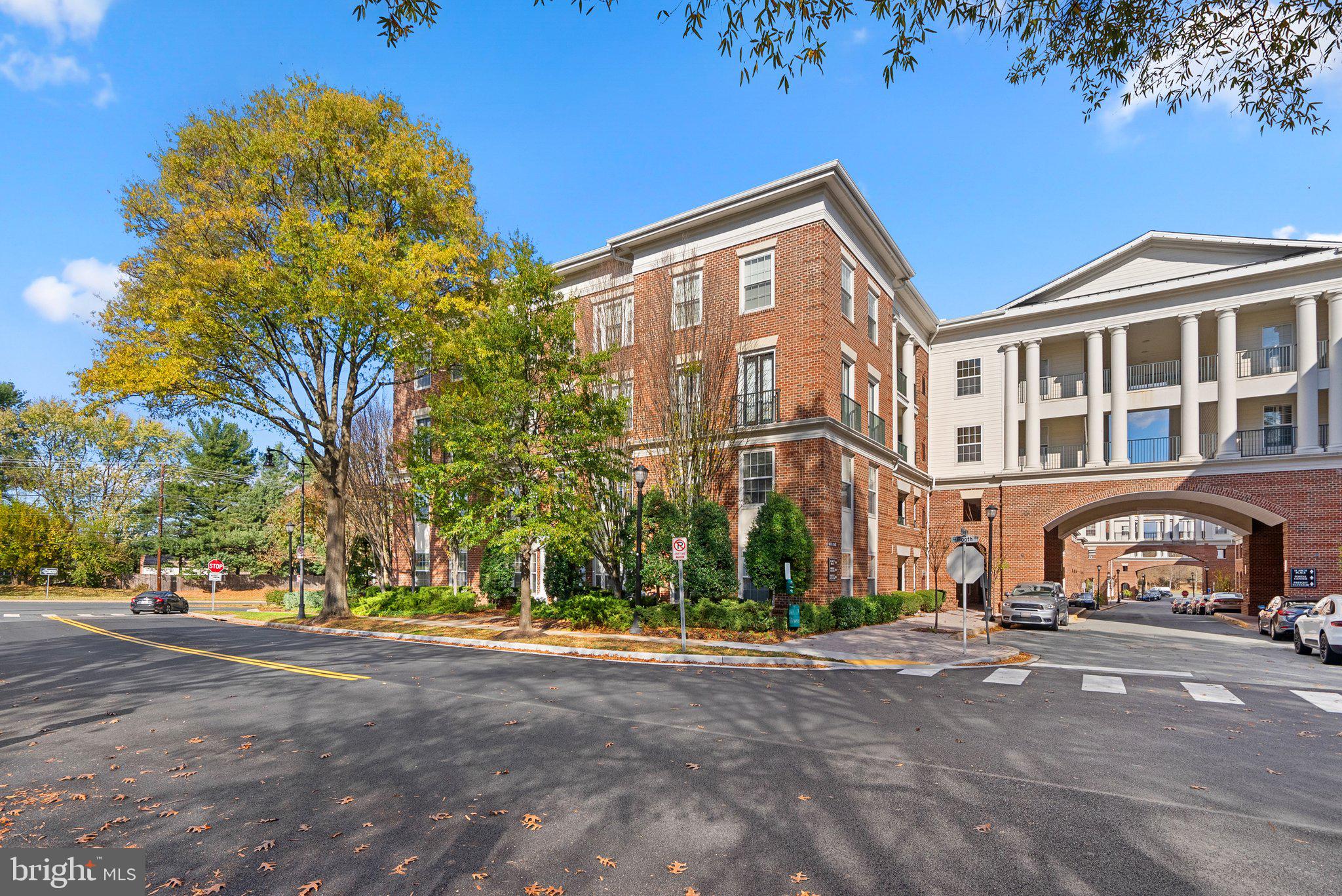 THE COLONNADE AT KENTLANDS - Residential Lease