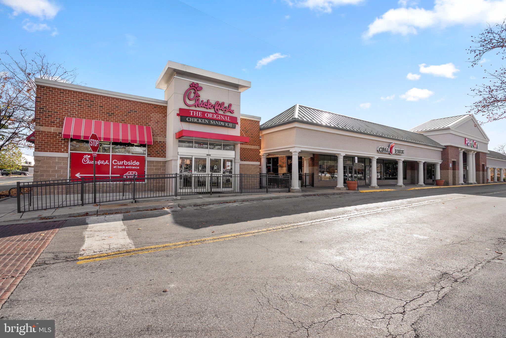 THE COLONNADE AT KENTLANDS - Residential Lease
