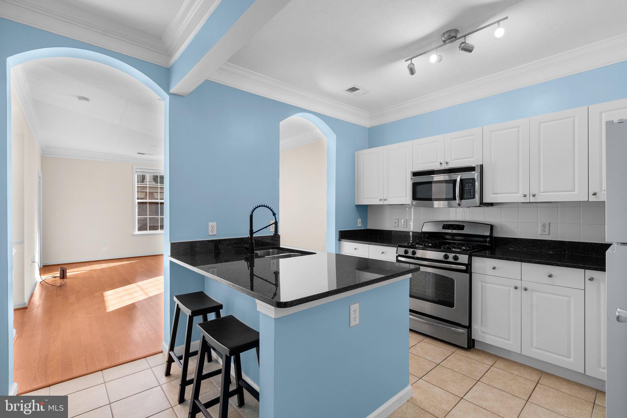 THE COLONNADE AT KENTLANDS - Residential Lease