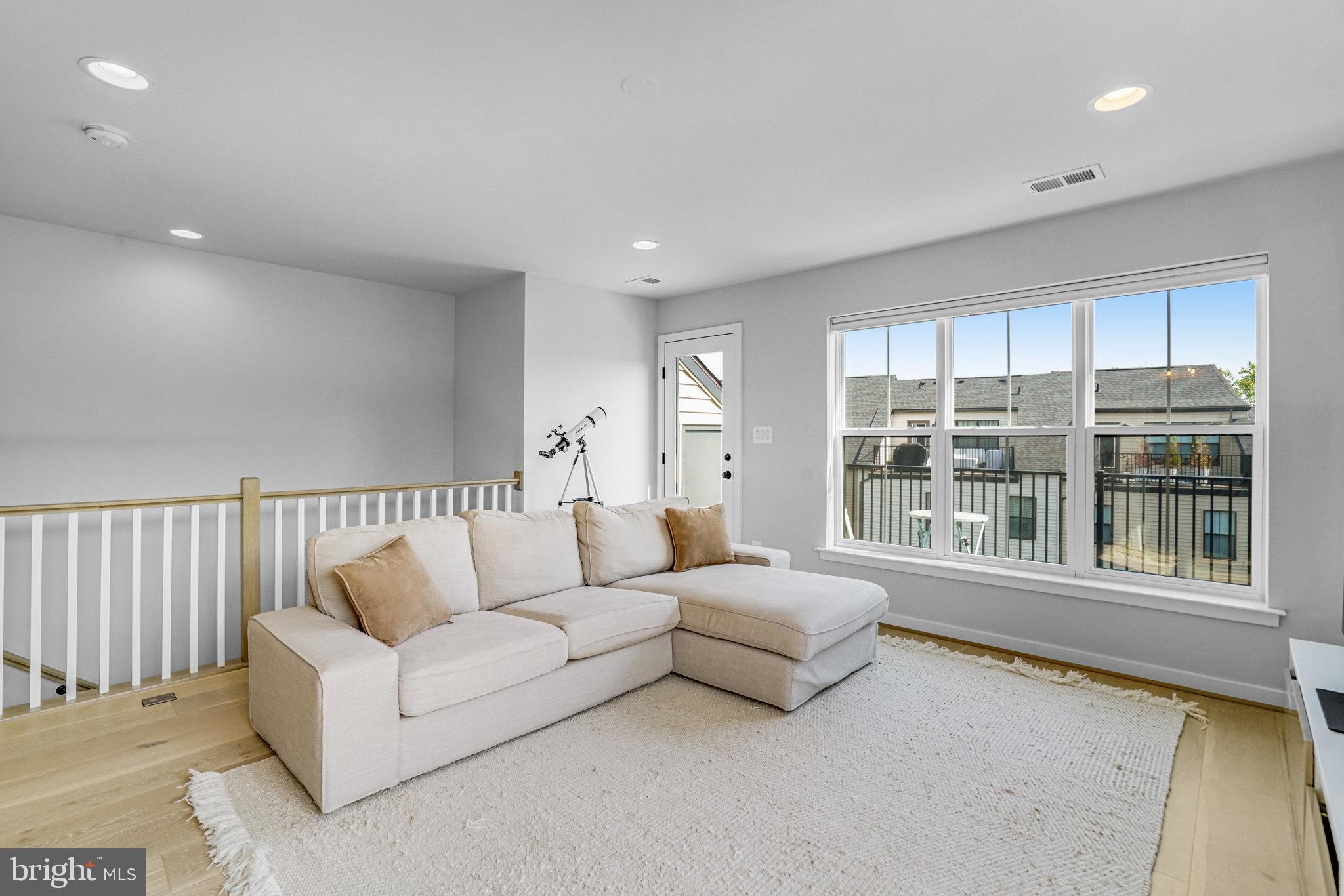 BREN POINTE - Residential