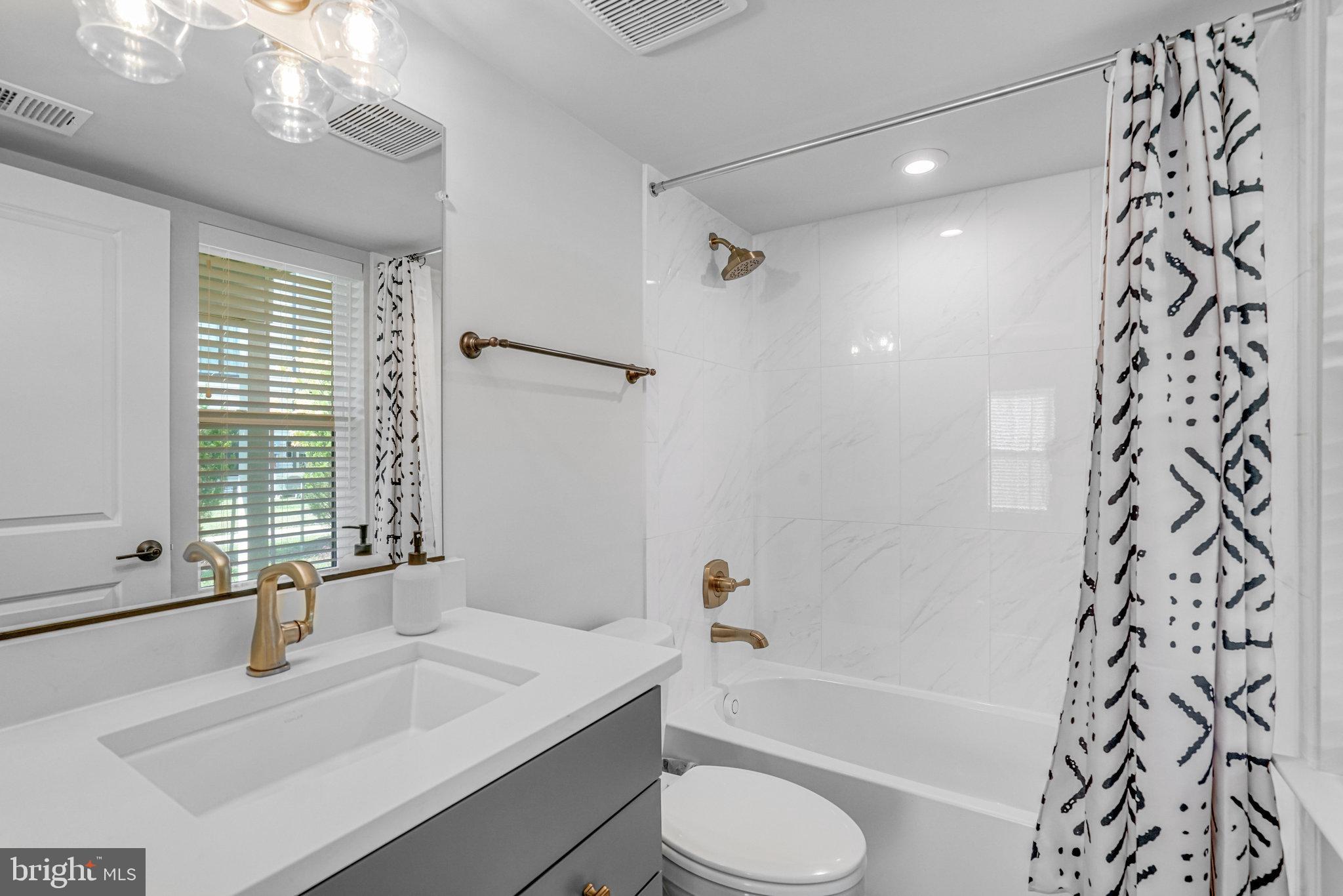 BREN POINTE - Residential