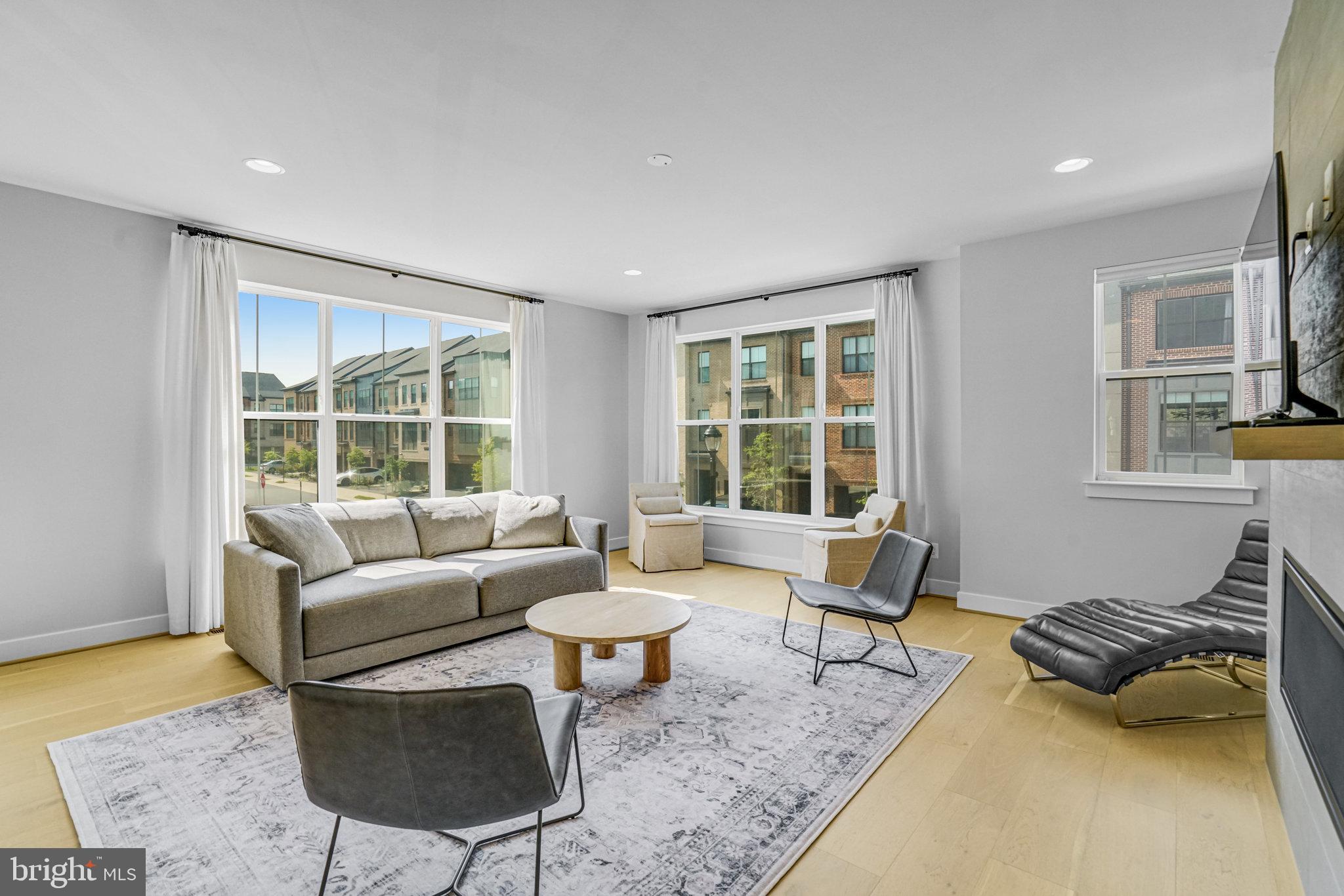 BREN POINTE - Residential