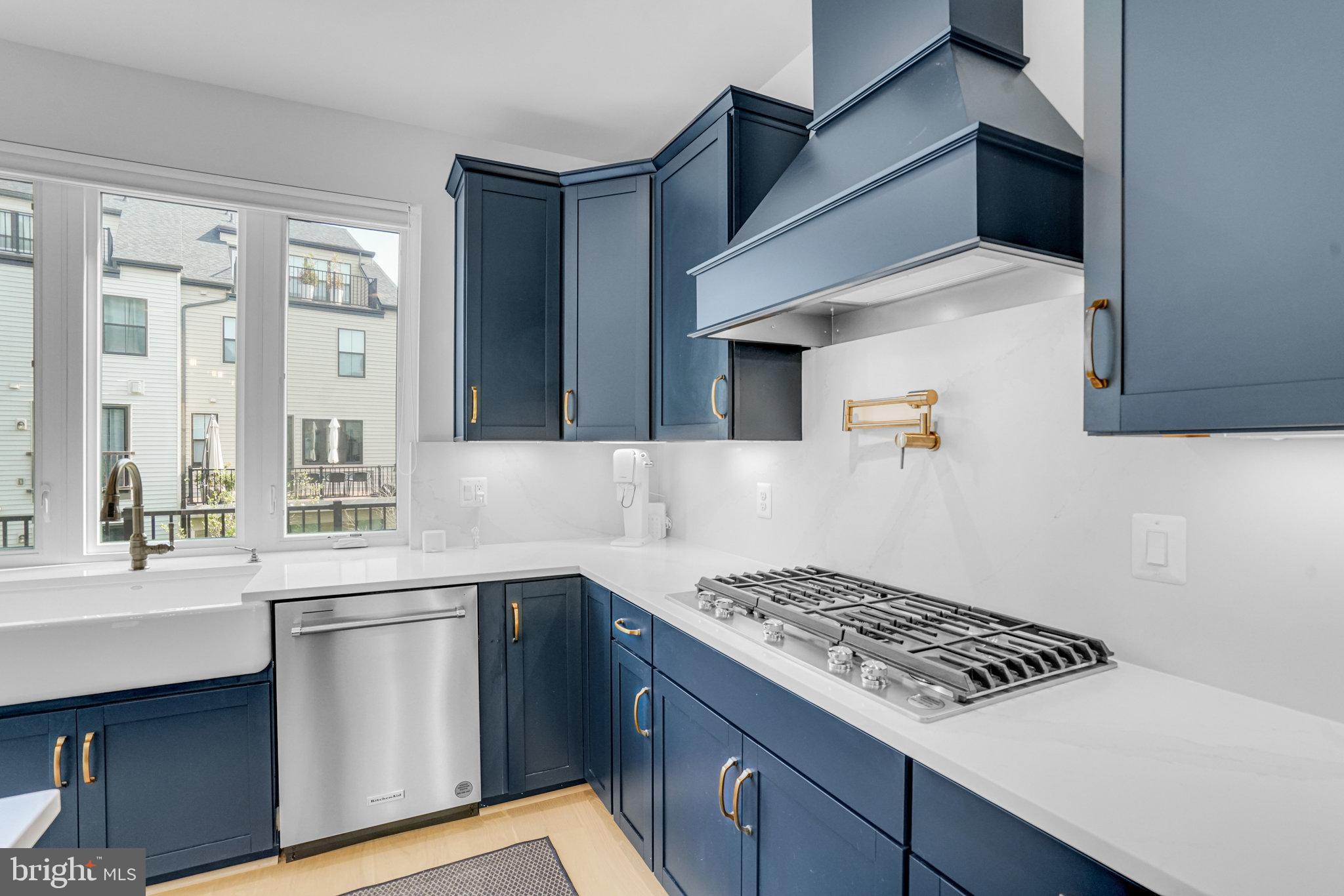 BREN POINTE - Residential