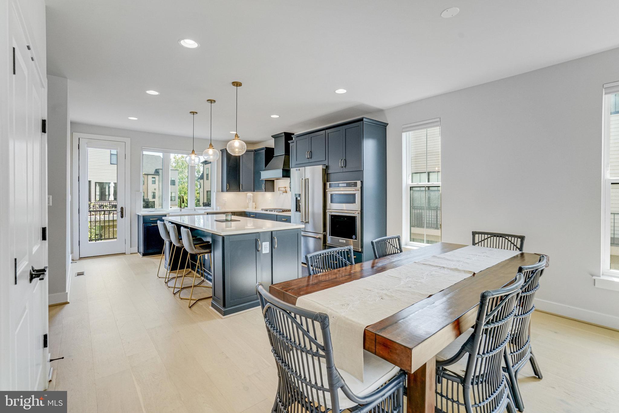 BREN POINTE - Residential