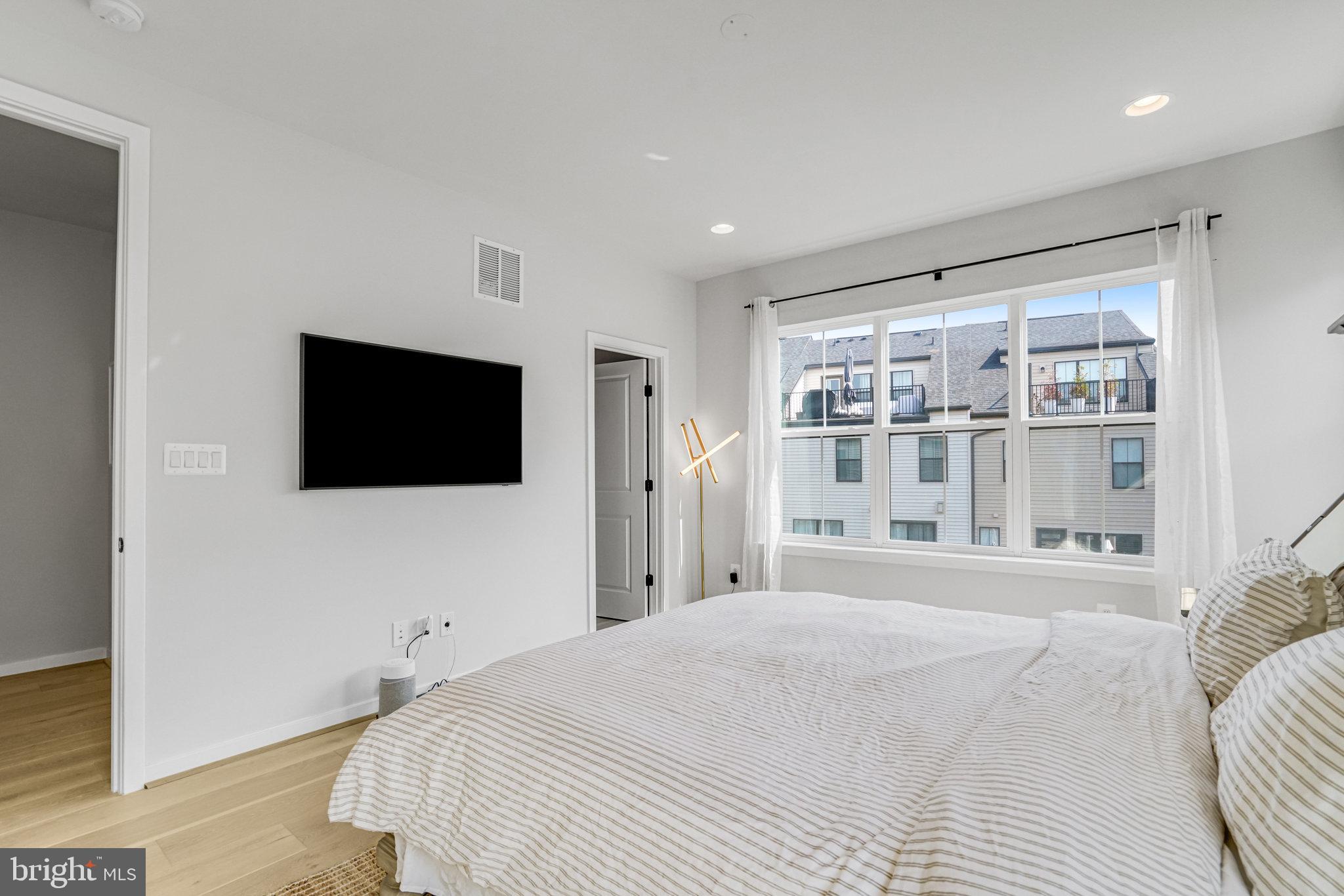 BREN POINTE - Residential