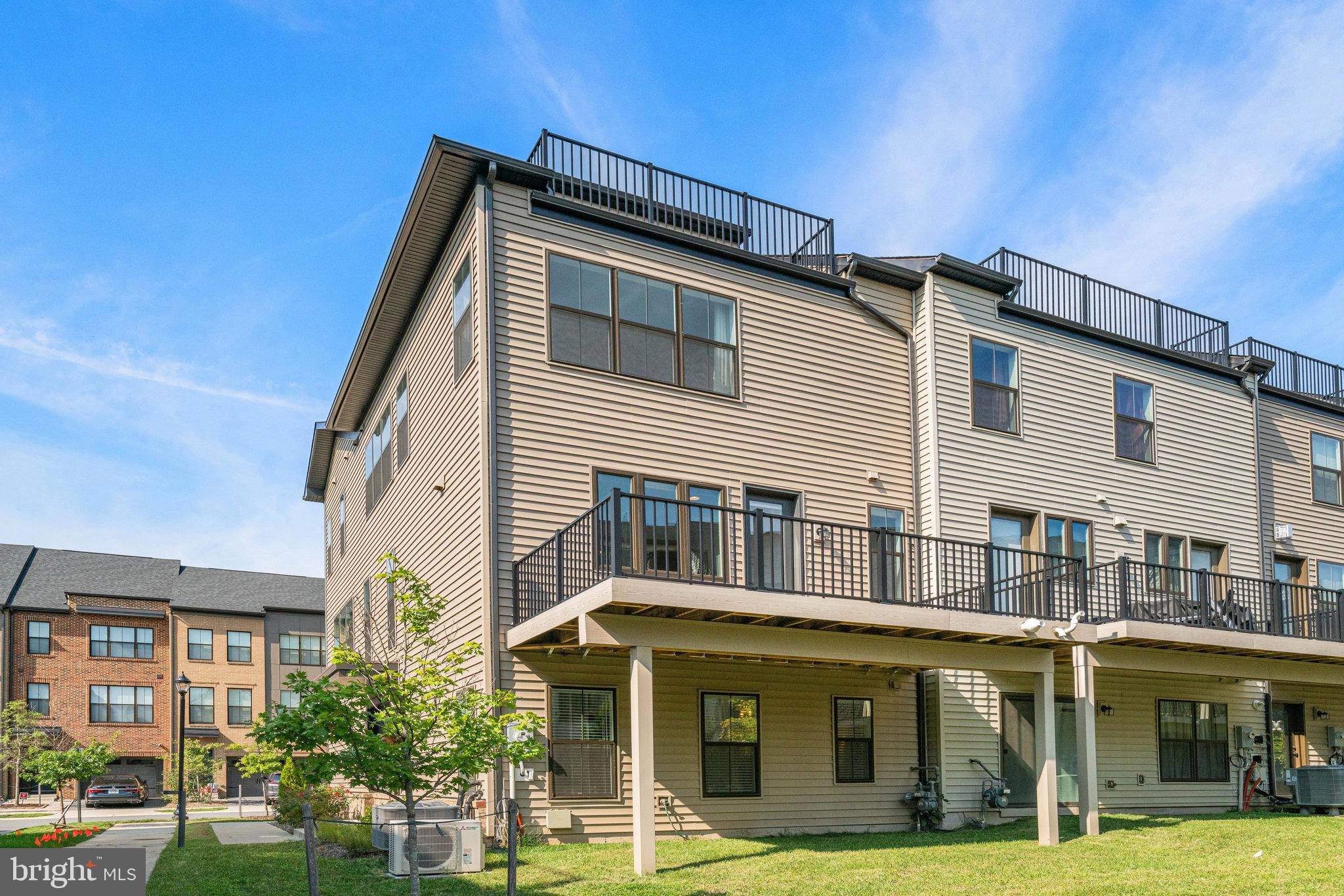 BREN POINTE - Residential