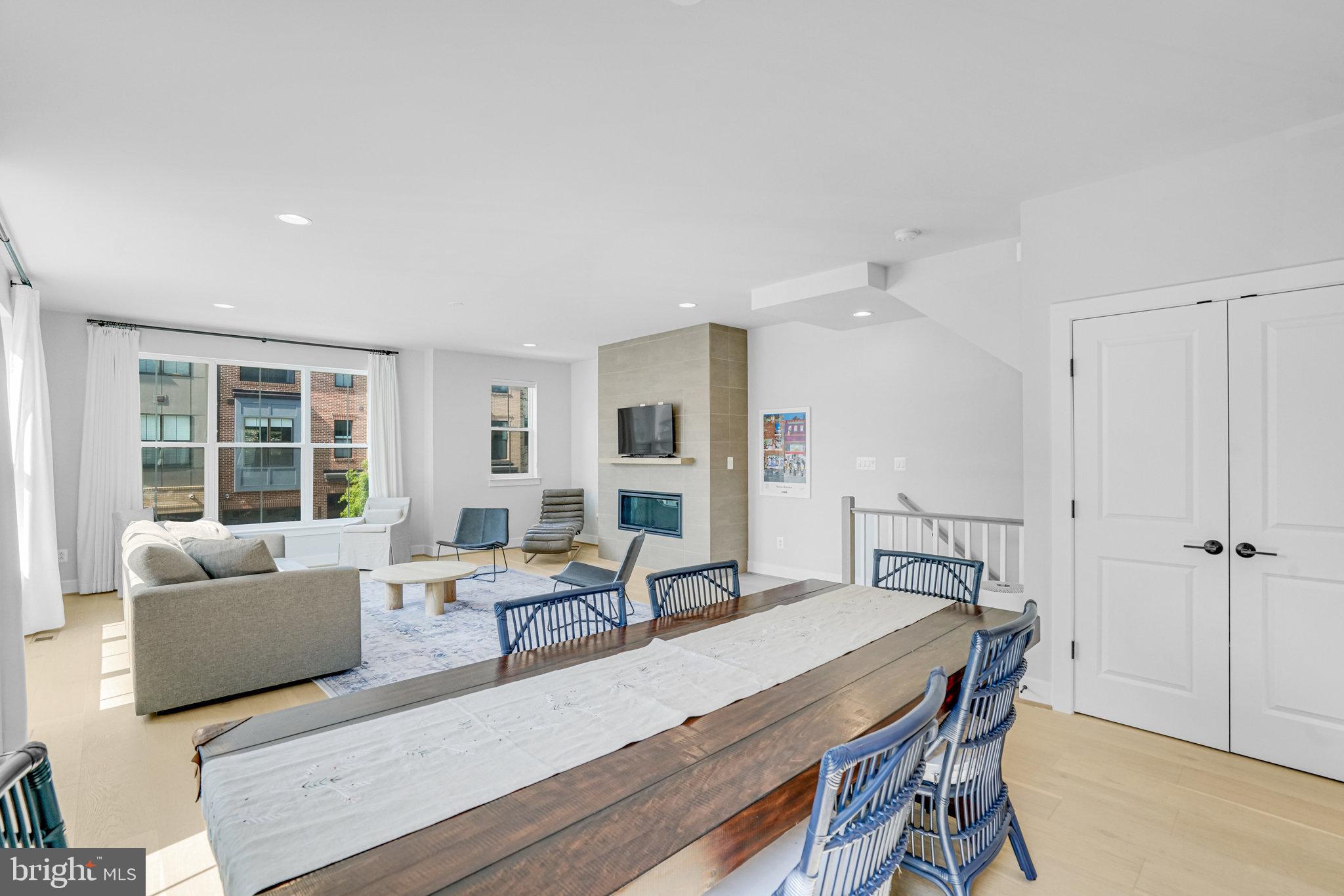 BREN POINTE - Residential