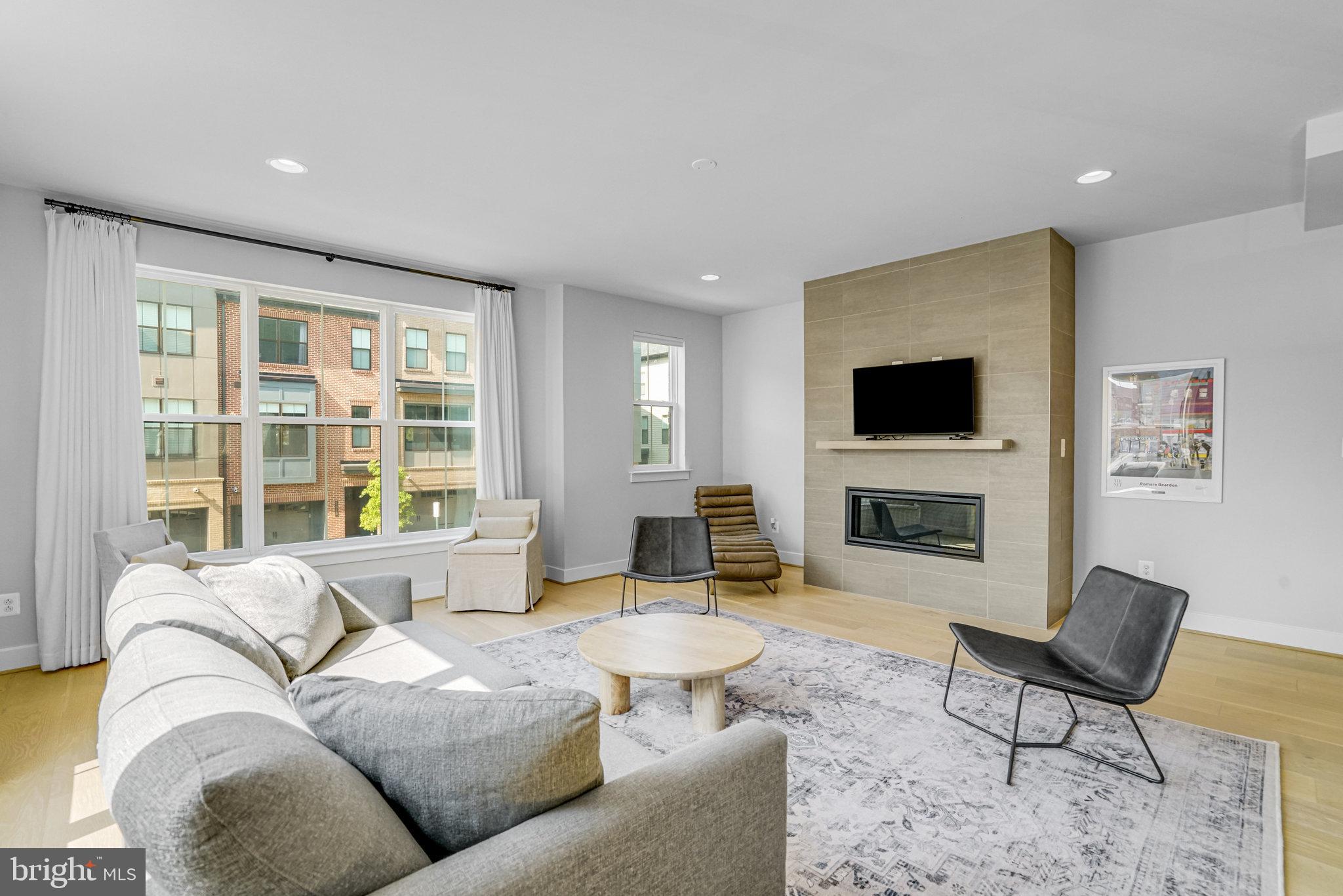 BREN POINTE - Residential