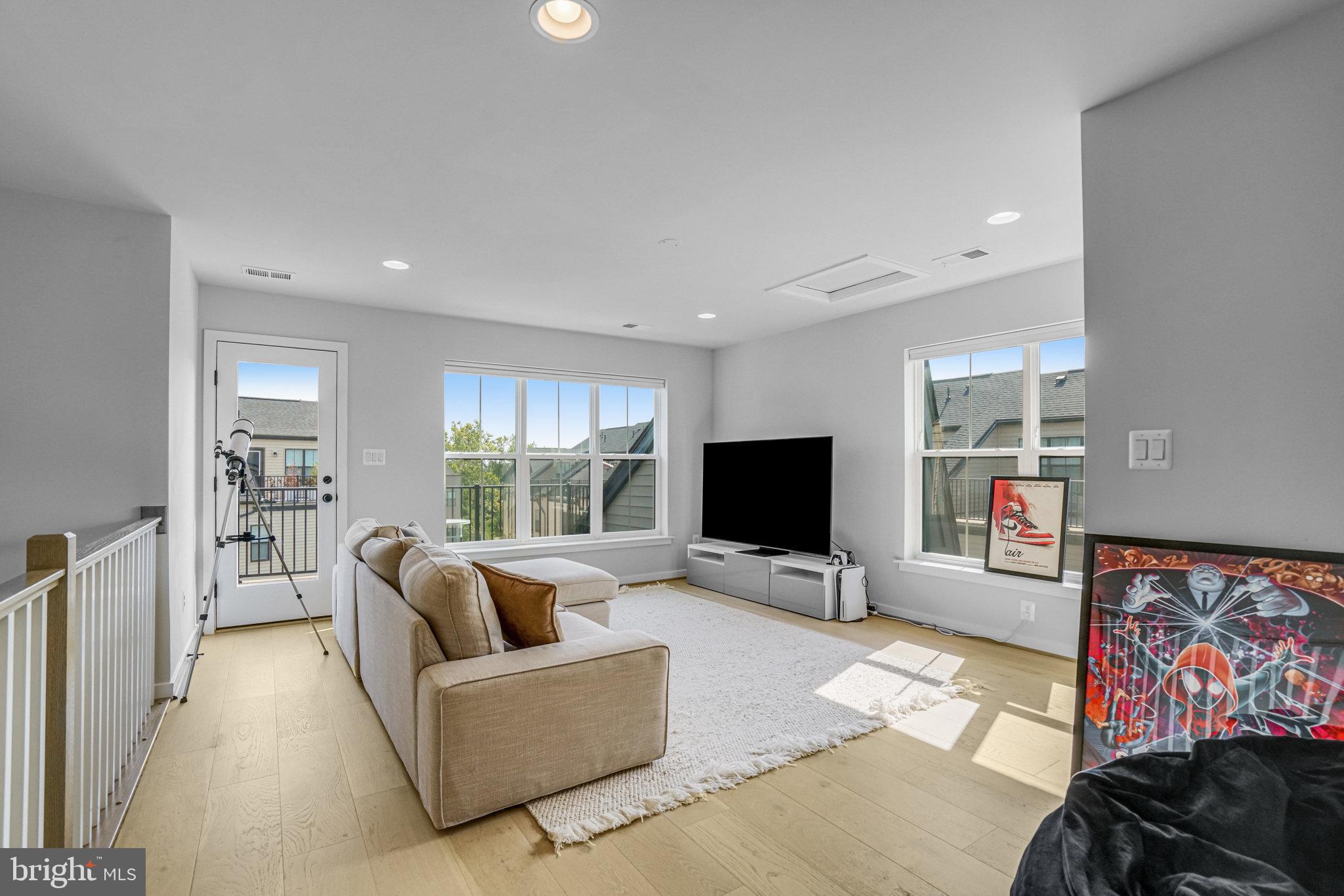 BREN POINTE - Residential