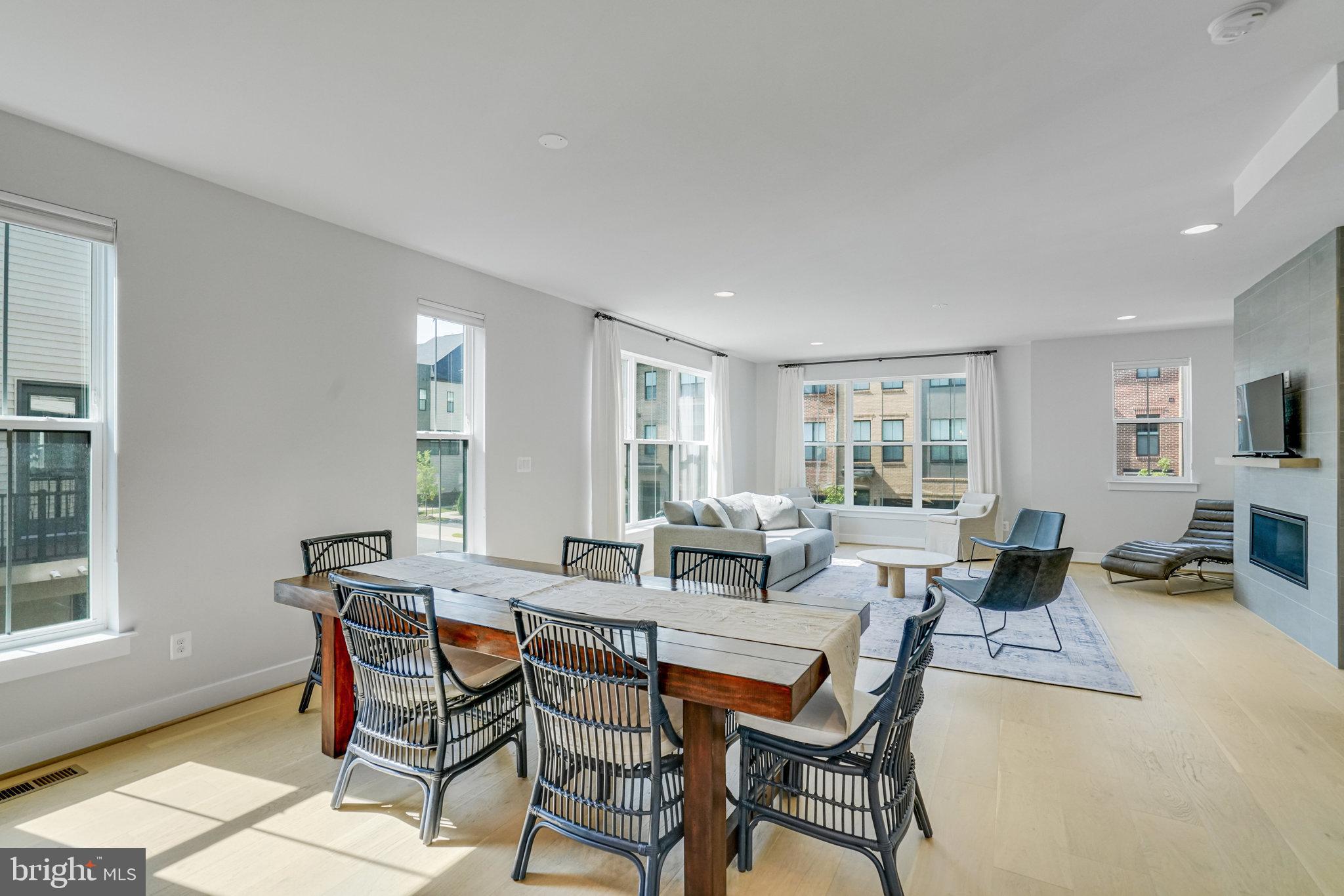 BREN POINTE - Residential