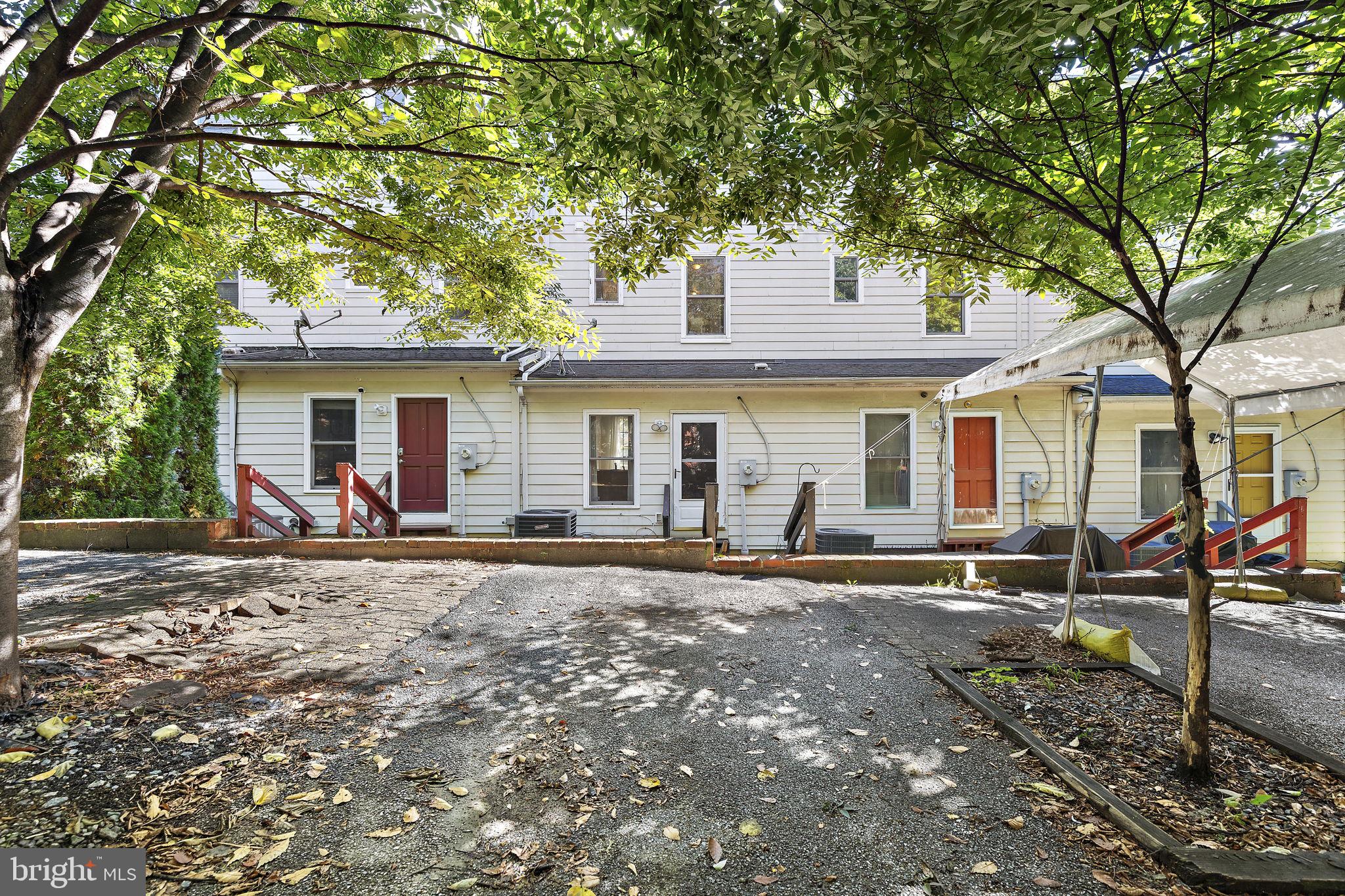 520 SAINT MARY STREET