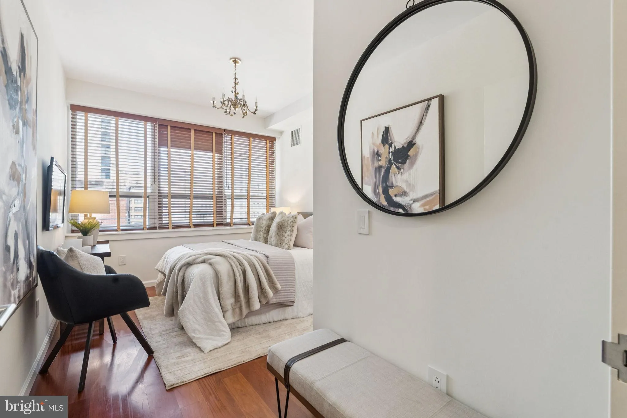 Philadelphia, Pennsylvania 19102, United States, 2 Bedrooms Bedrooms, ,2 BathroomsBathrooms,Residential,Active,180640