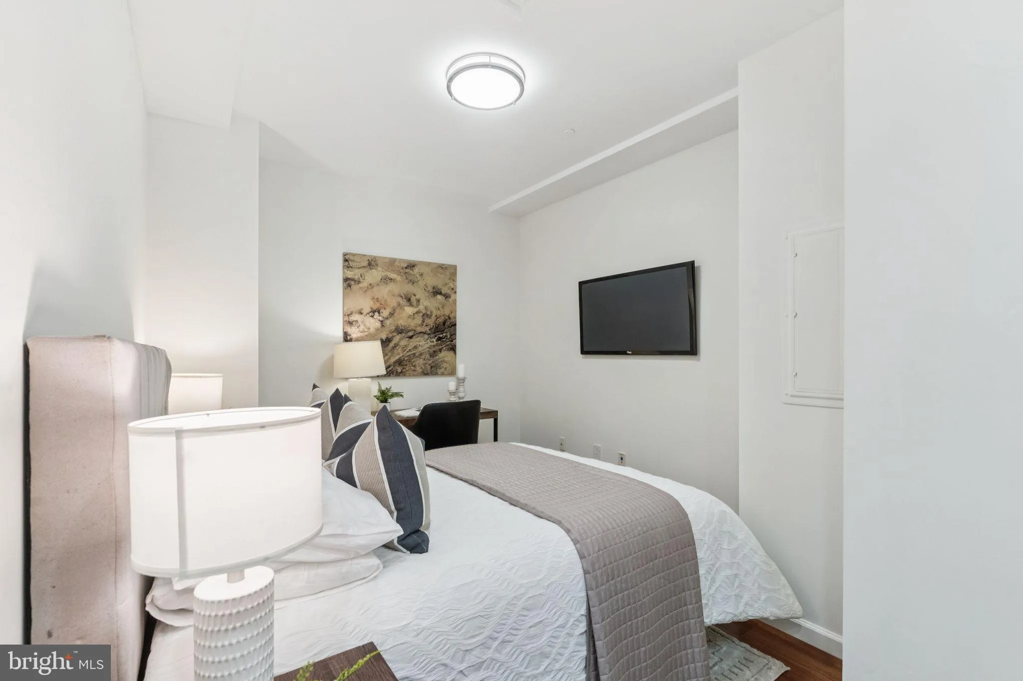 Philadelphia, Pennsylvania 19102, United States, 2 Bedrooms Bedrooms, ,2 BathroomsBathrooms,Residential,Active,180640