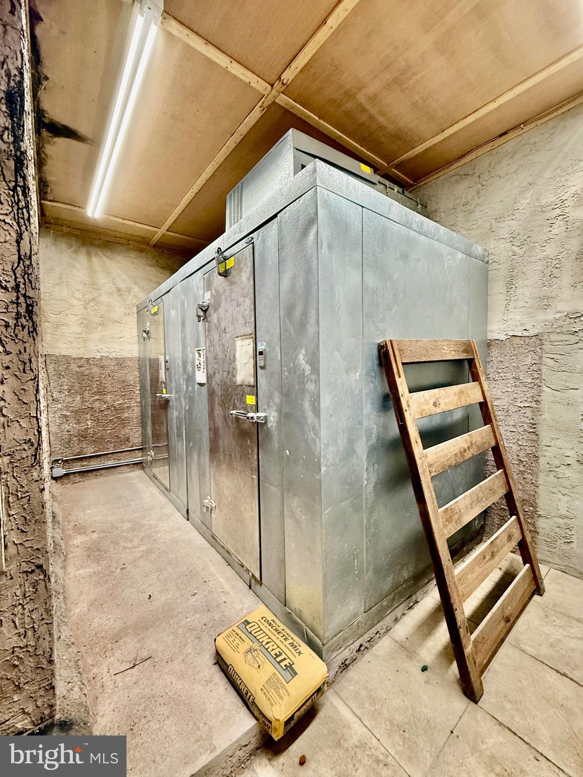 HARROWGATE - Commercial Sale