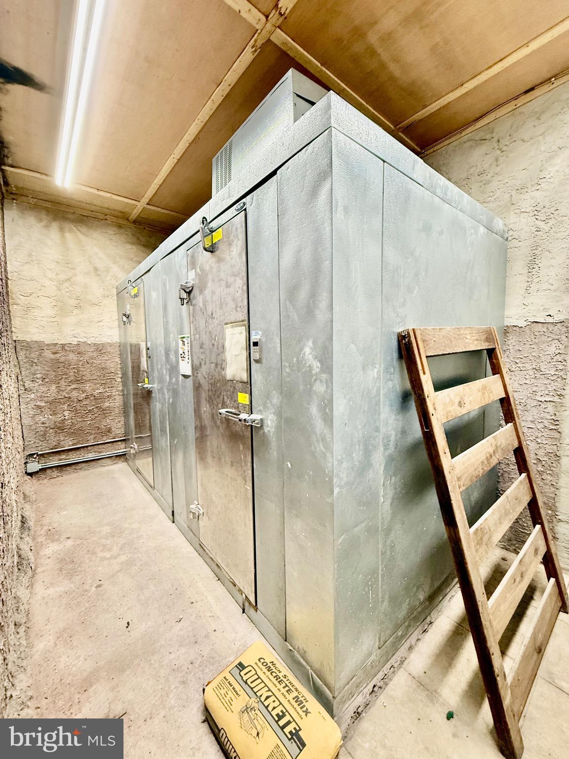 HARROWGATE - Commercial Sale