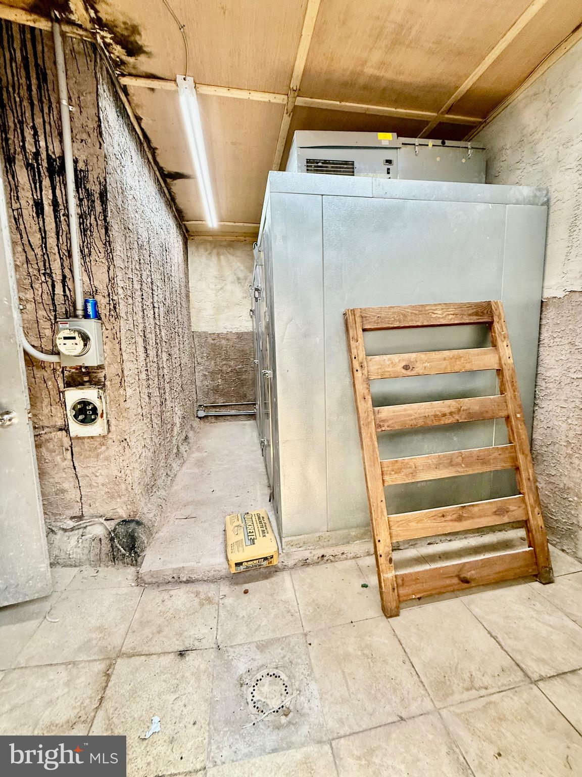 HARROWGATE - Commercial Sale